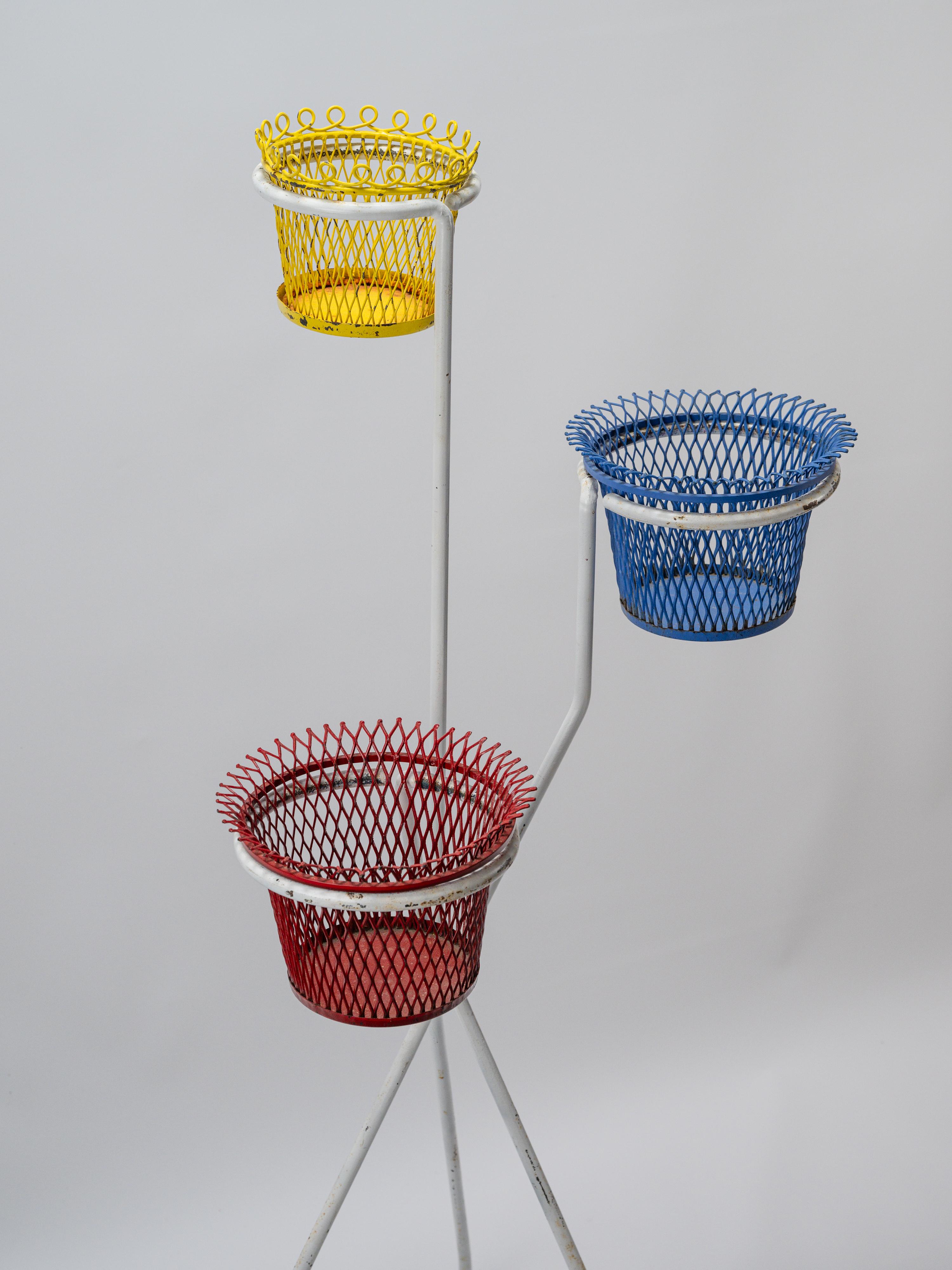 Jardinière à trois plantes en métal par Mathieu Matégot circa 1950 État moyen - En vente à NICE, FR