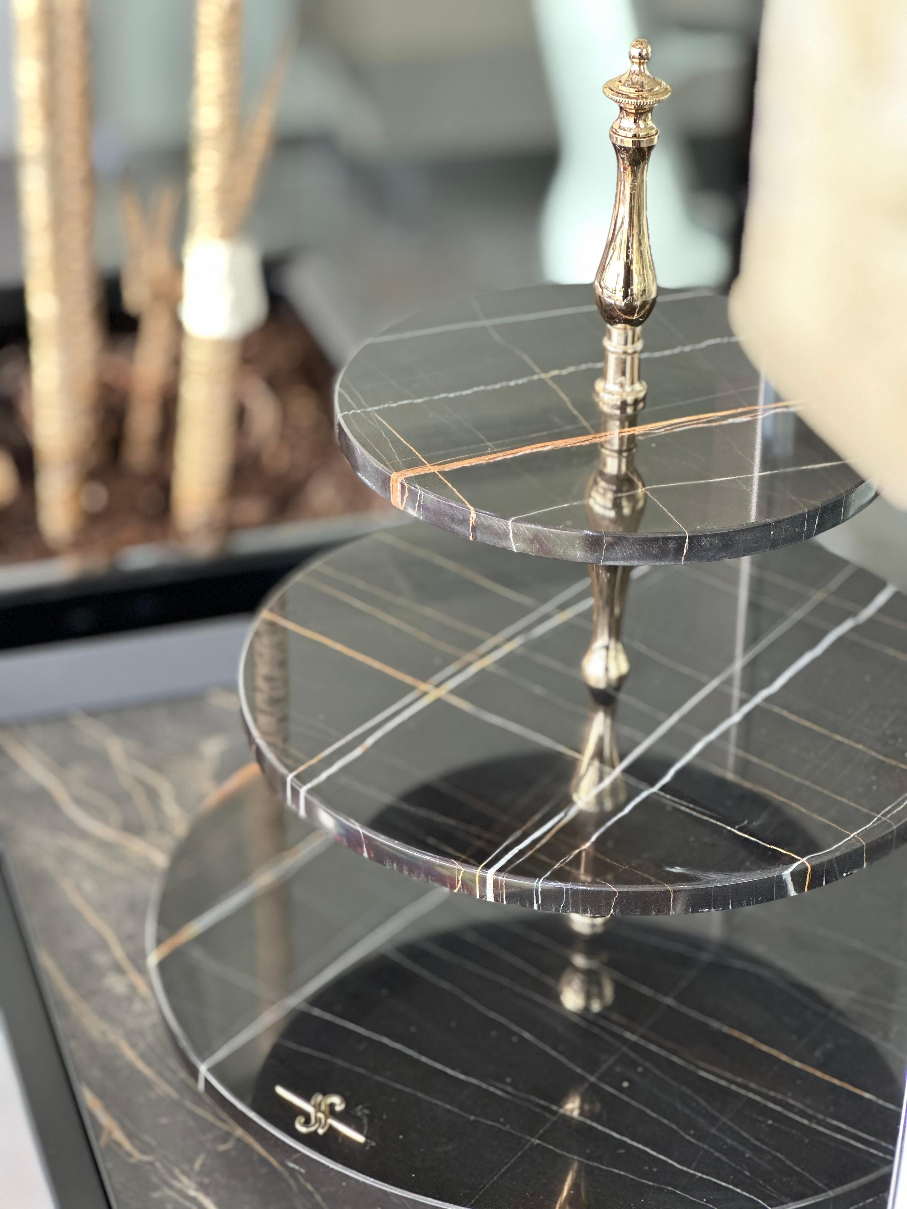 Cakestand aus Marmor mit drei Platten von Euromarmi Store (21. Jahrhundert und zeitgenössisch) im Angebot