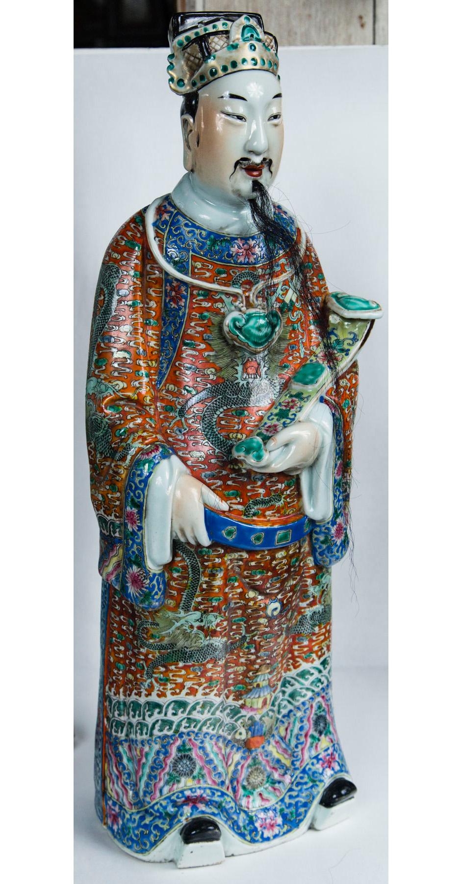 Porcelaine Trois figures en porcelaine des immortels chinois