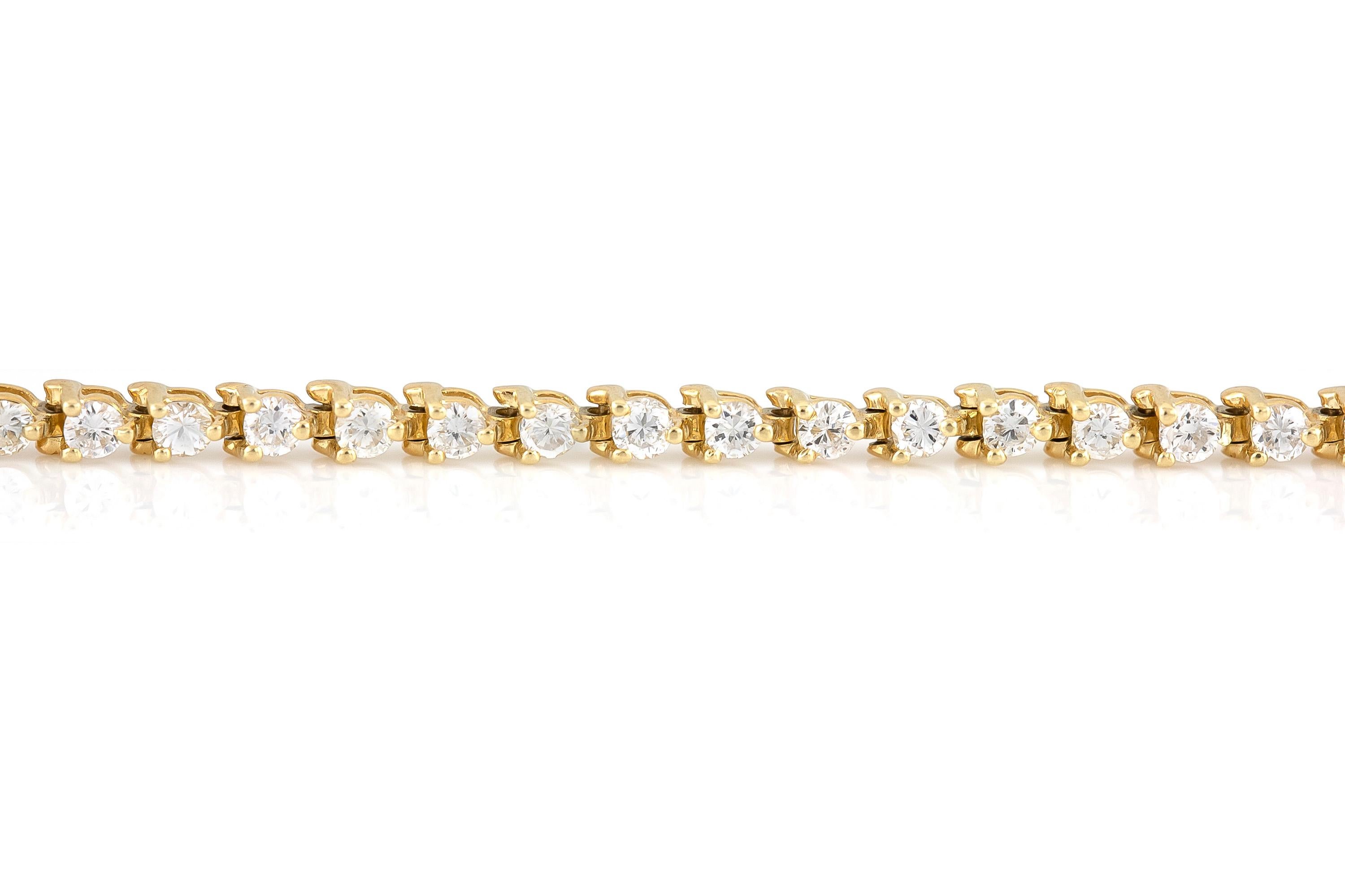 Round Cut Three Prongs 14 Karat Yellow Gold Round Diamond Tennis Bracelet For Sale