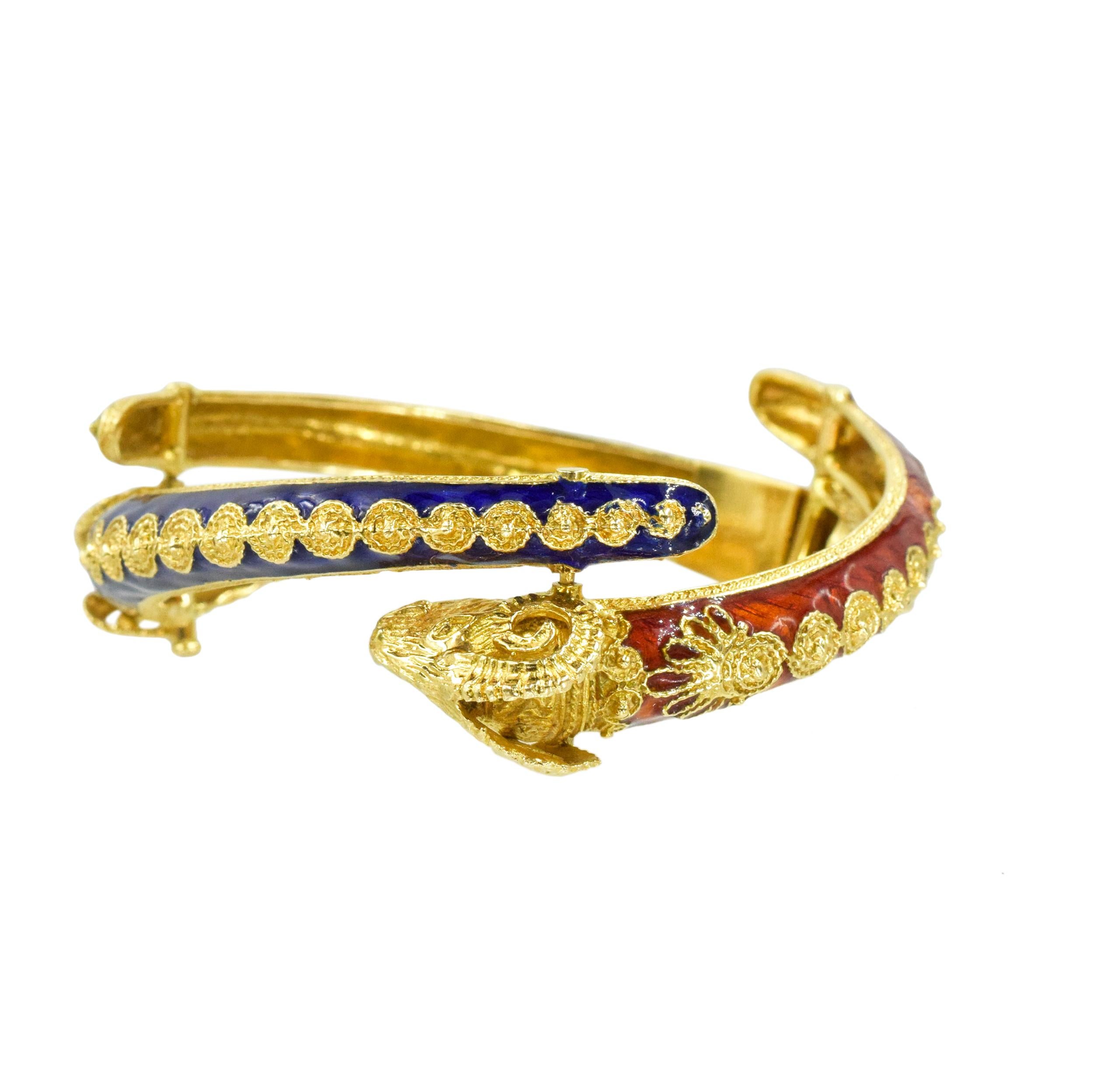 Brazalete Tres Cabezas de Carnero en Esmalte y Oro Amarillo de 18k en venta 7