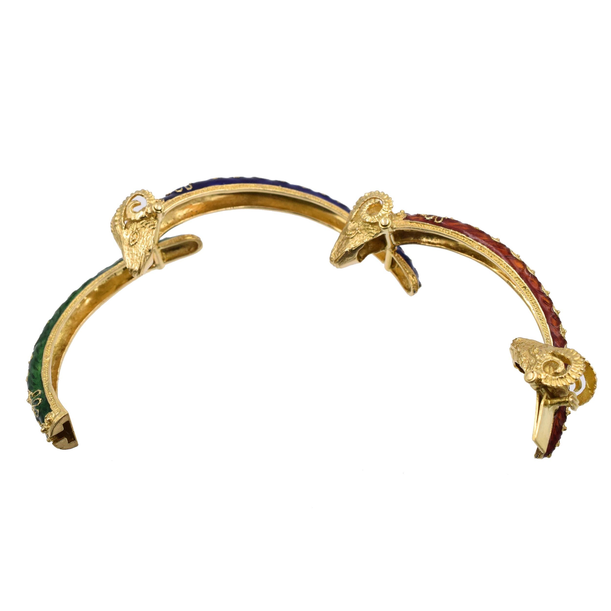 Brazalete Tres Cabezas de Carnero en Esmalte y Oro Amarillo de 18k en venta 1