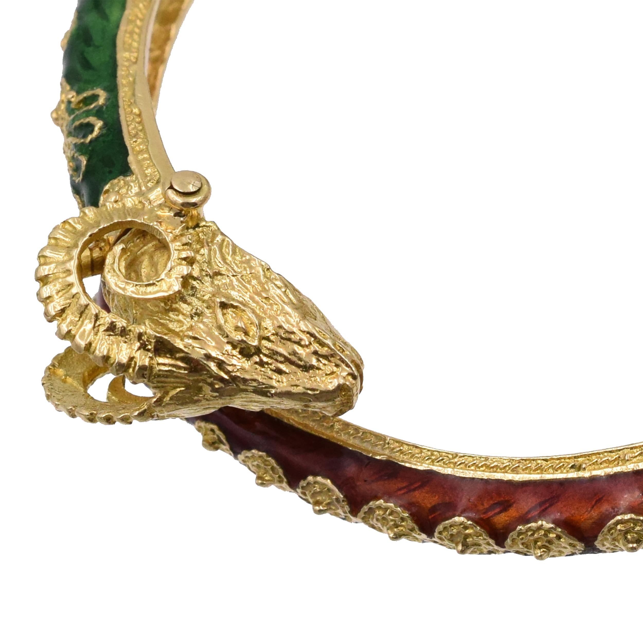Brazalete Tres Cabezas de Carnero en Esmalte y Oro Amarillo de 18k en venta 2