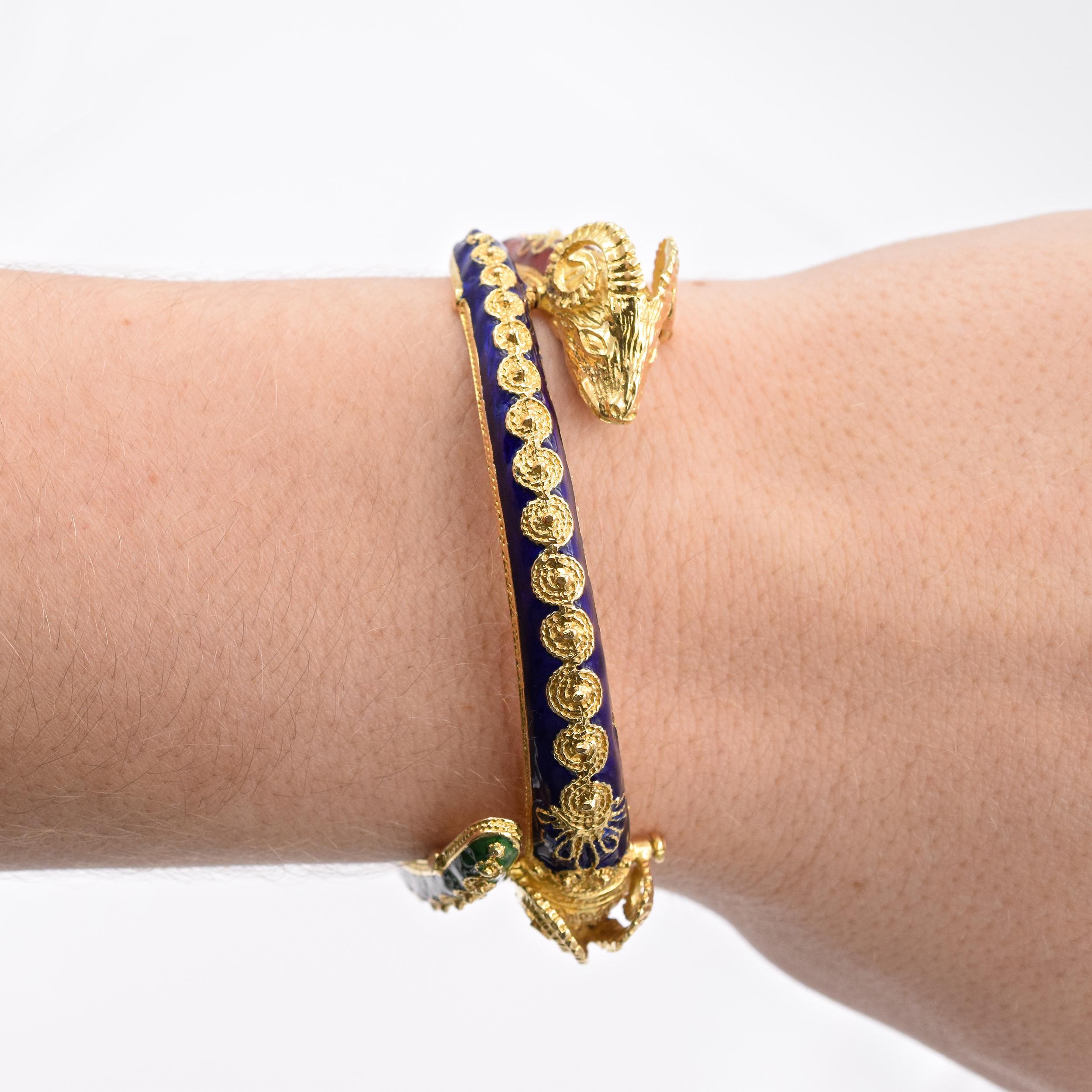 Brazalete Tres Cabezas de Carnero en Esmalte y Oro Amarillo de 18k en venta 3