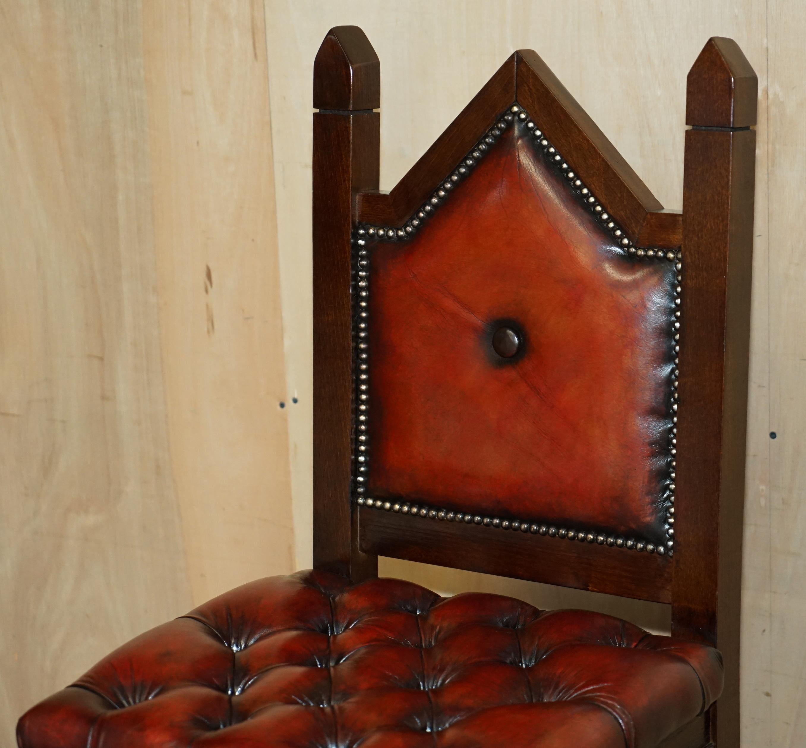 Anglais Trois tabourets de bar récupérés en cuir marron chiné à la cendres de chiffon 3 en vente
