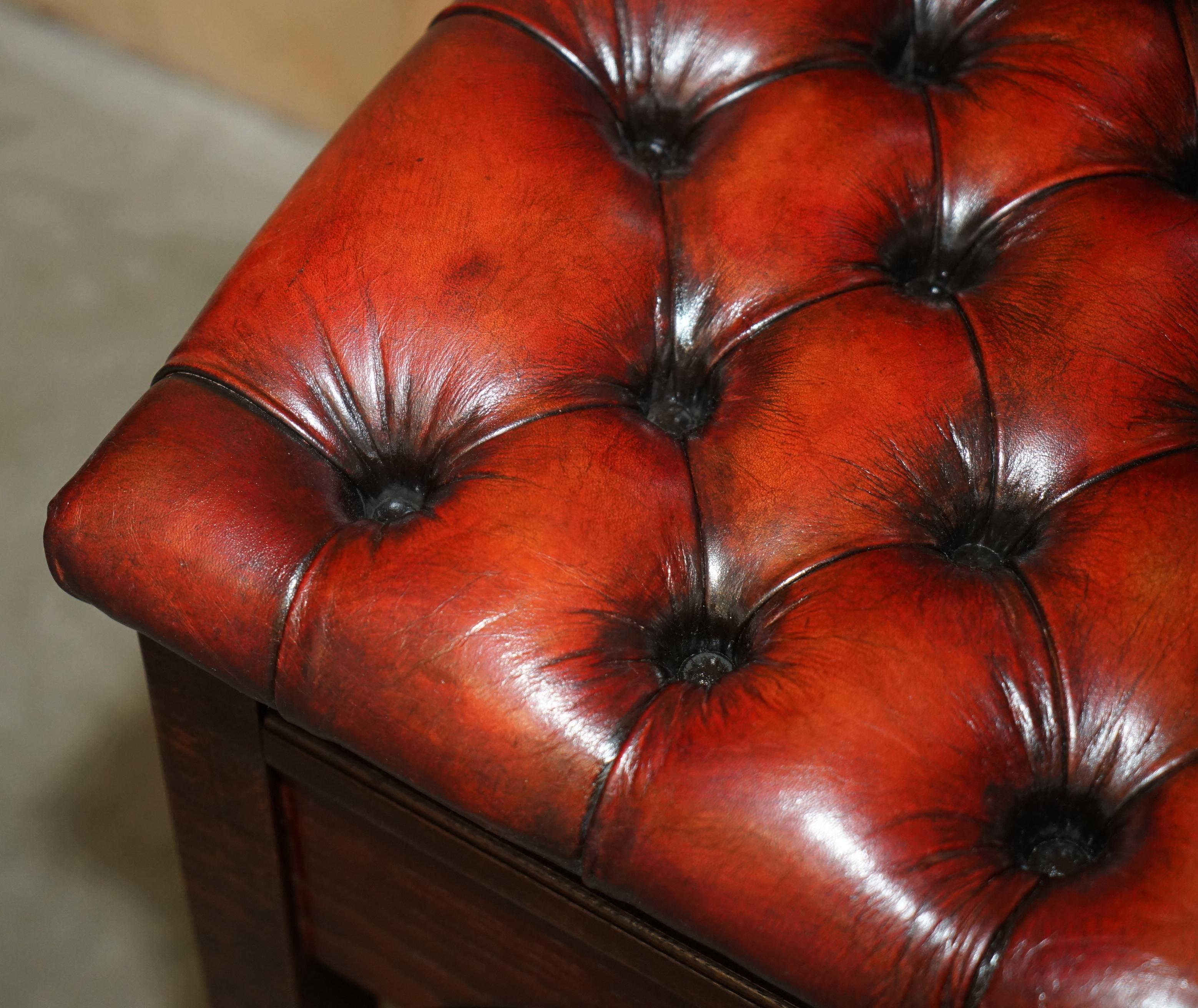 20ième siècle Trois tabourets de bar récupérés en cuir marron chiné à la cendres de chiffon 3 en vente