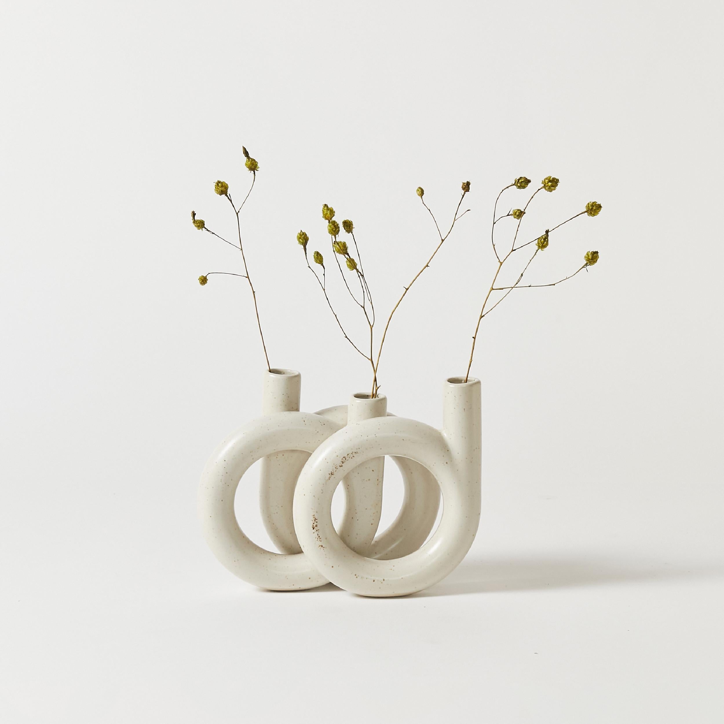 Vernissé Vase Ikebana à trois anneaux fabriqué par Toyo, Japon, vers les années 1960 en vente