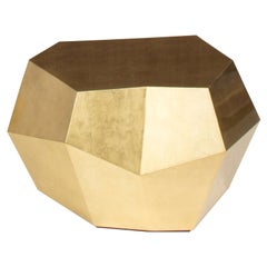 Mesa de centro mediana Three Rocks, pan de oro, InsidherLand by Joana Santos Barbosa