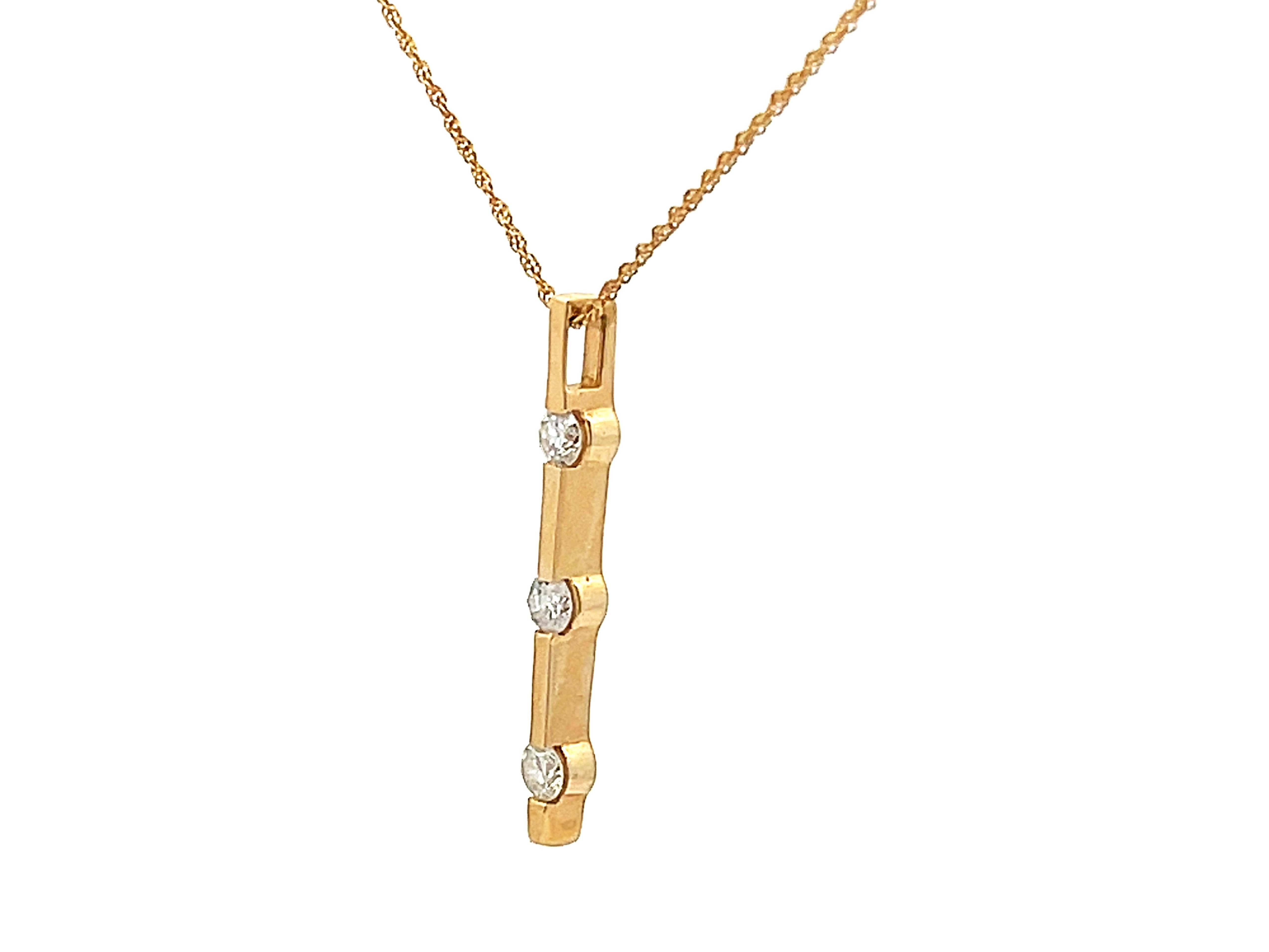 Modern Three Round Brilliant Diamond Drop Necklace in 14k Yellow Gold For Sale