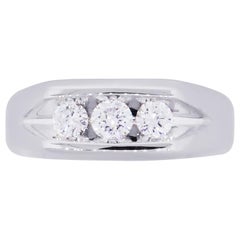 Three-Round Brilliant Diamond Ring