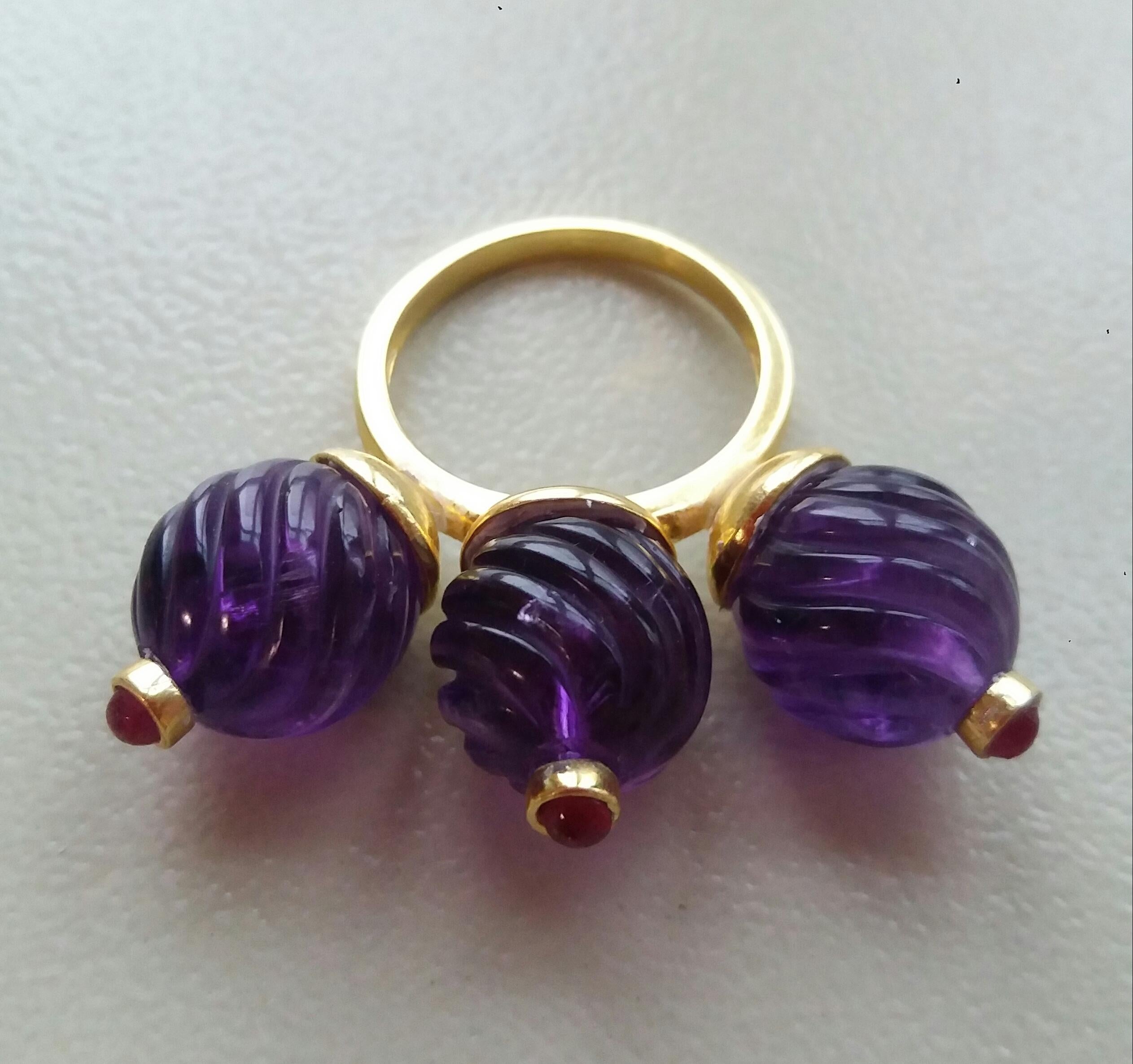 Three Round Carved Amethyst Beads Ruby Round Cabs 14K Yellow Gold Cocktail Ring For Sale 5