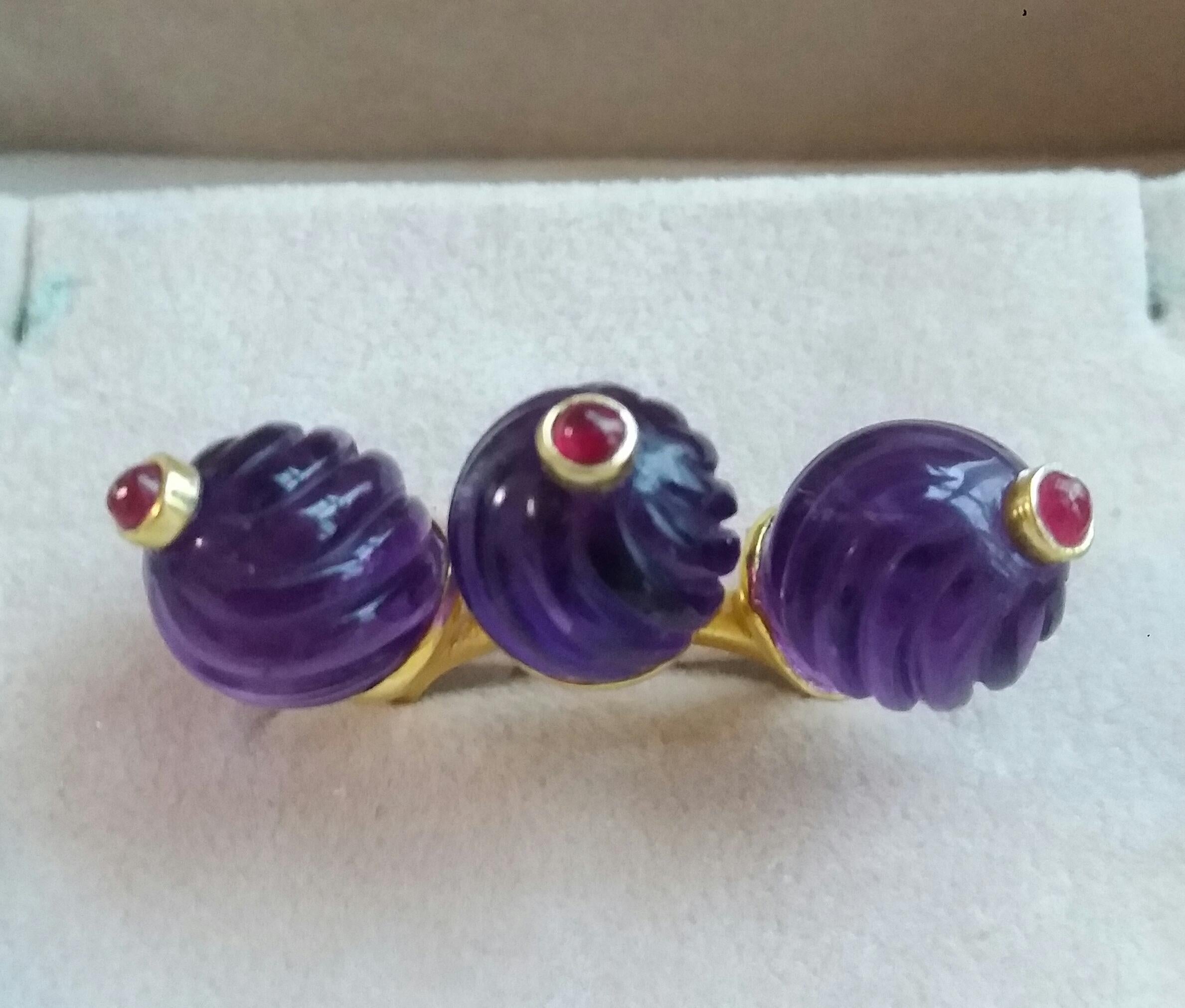 Three Round Carved Amethyst Beads Ruby Round Cabs 14K Yellow Gold Cocktail Ring For Sale 6