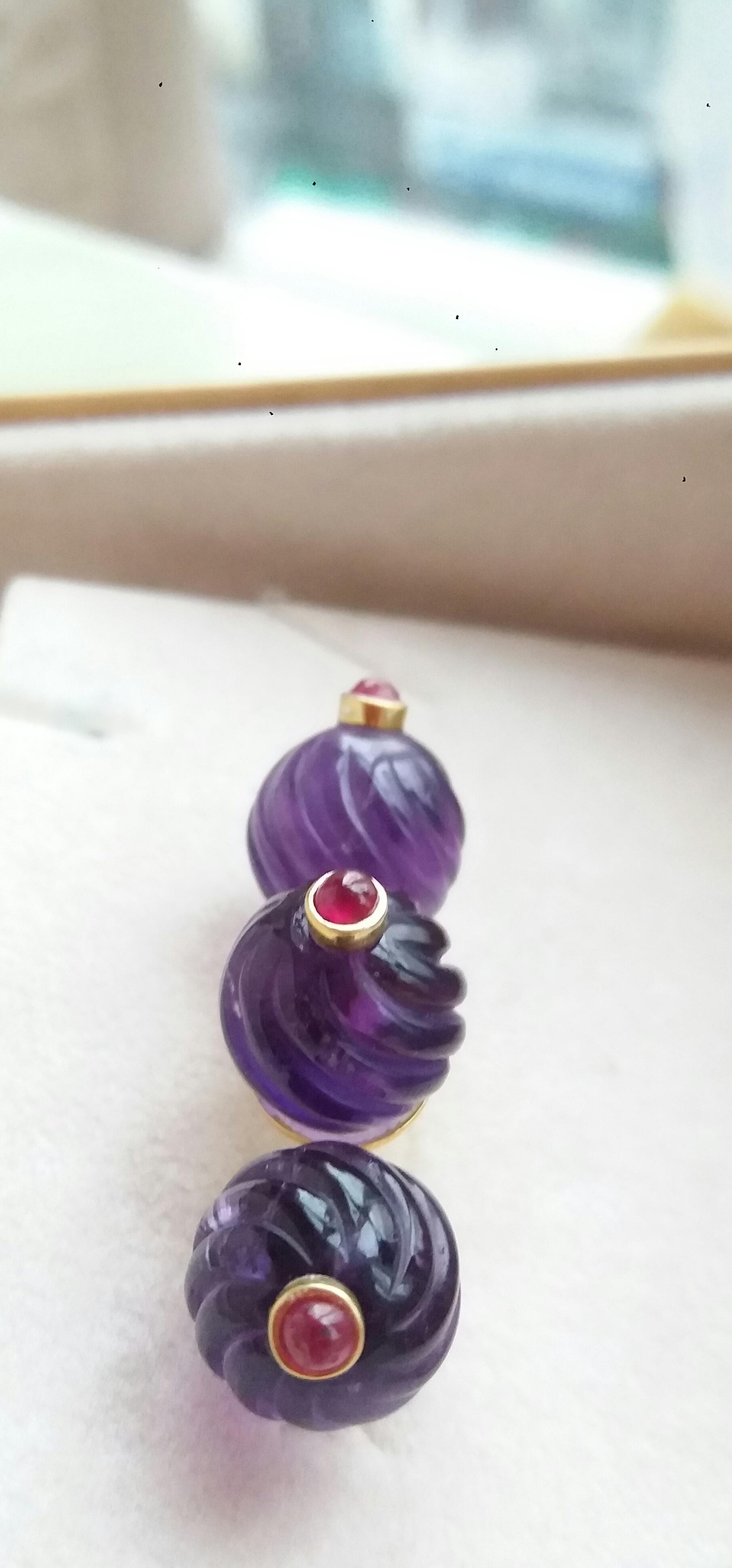 Three Round Carved Amethyst Beads Ruby Round Cabs 14K Yellow Gold Cocktail Ring For Sale 7