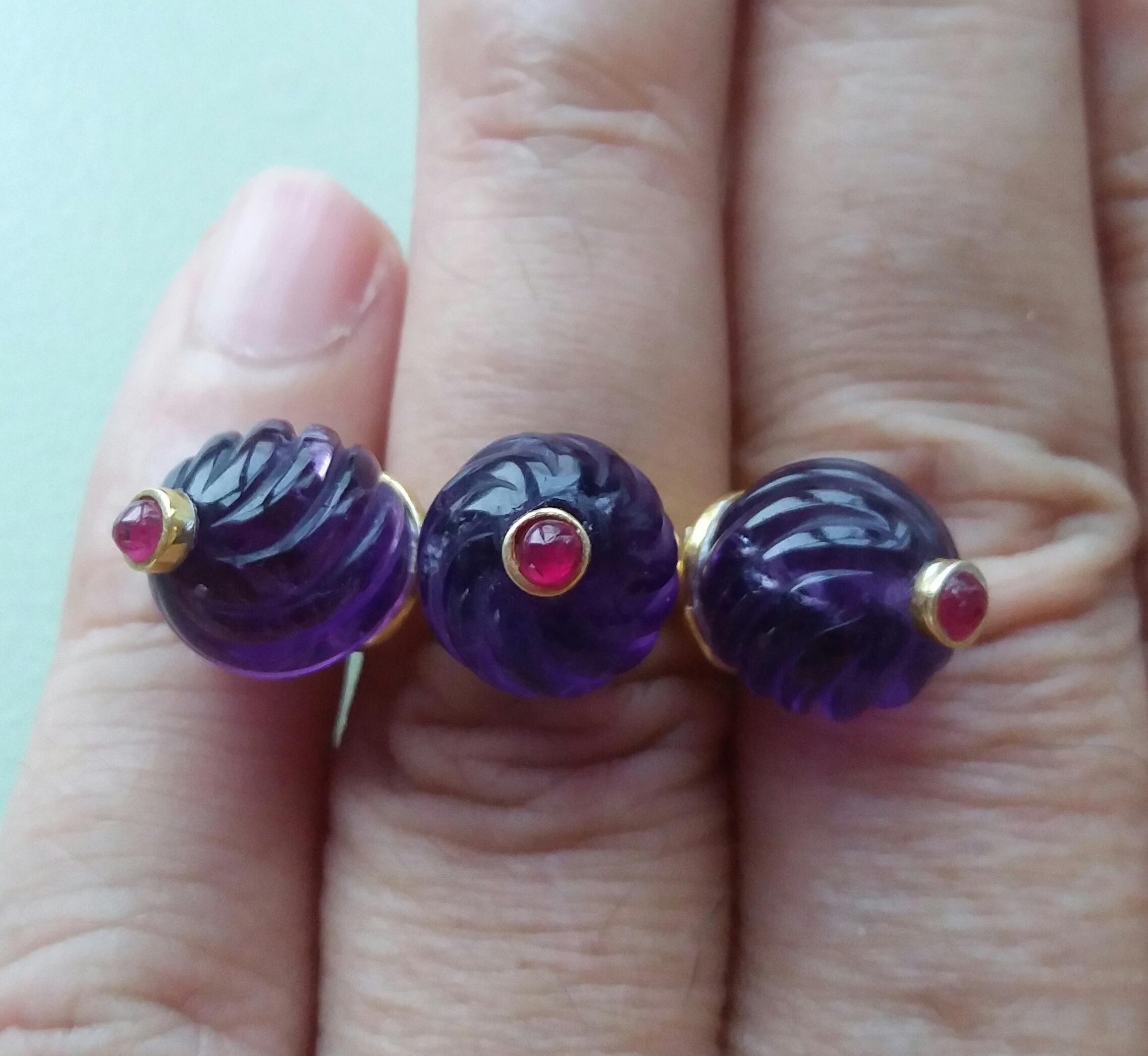 Three Round Carved Amethyst Beads Ruby Round Cabs 14K Yellow Gold Cocktail Ring For Sale 8
