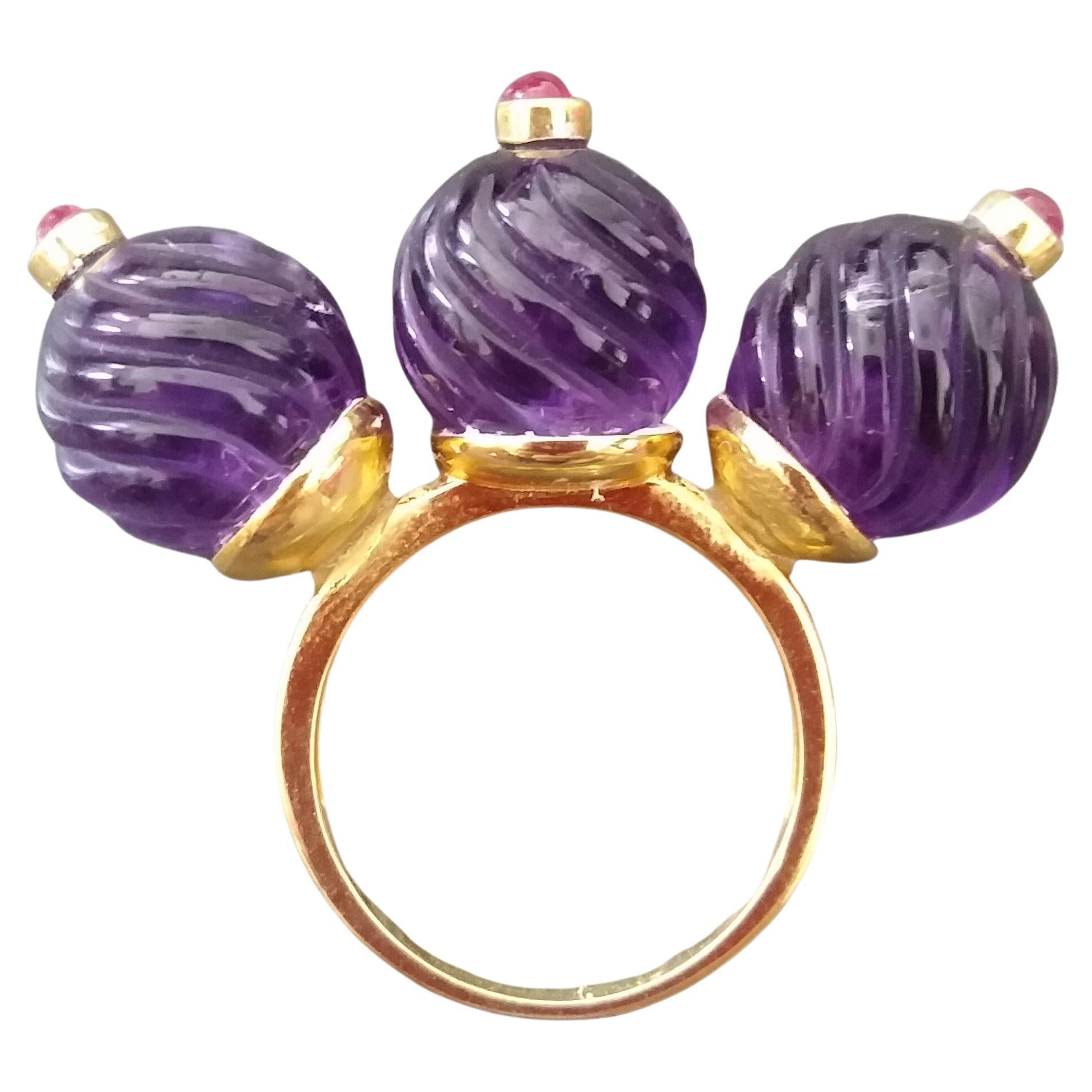 Three Round Carved Amethyst Beads Ruby Round Cabs 14K Yellow Gold Cocktail Ring For Sale
