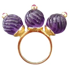 Drei runde geschnitzte Amethystperlen Rubin runde Cabs 14K Gelbgold Cocktail-Ring