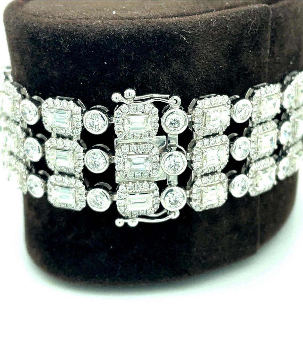 The Row 22.80 Carat One of a Kind Diamond Bracelet à trois rangs en vente 4