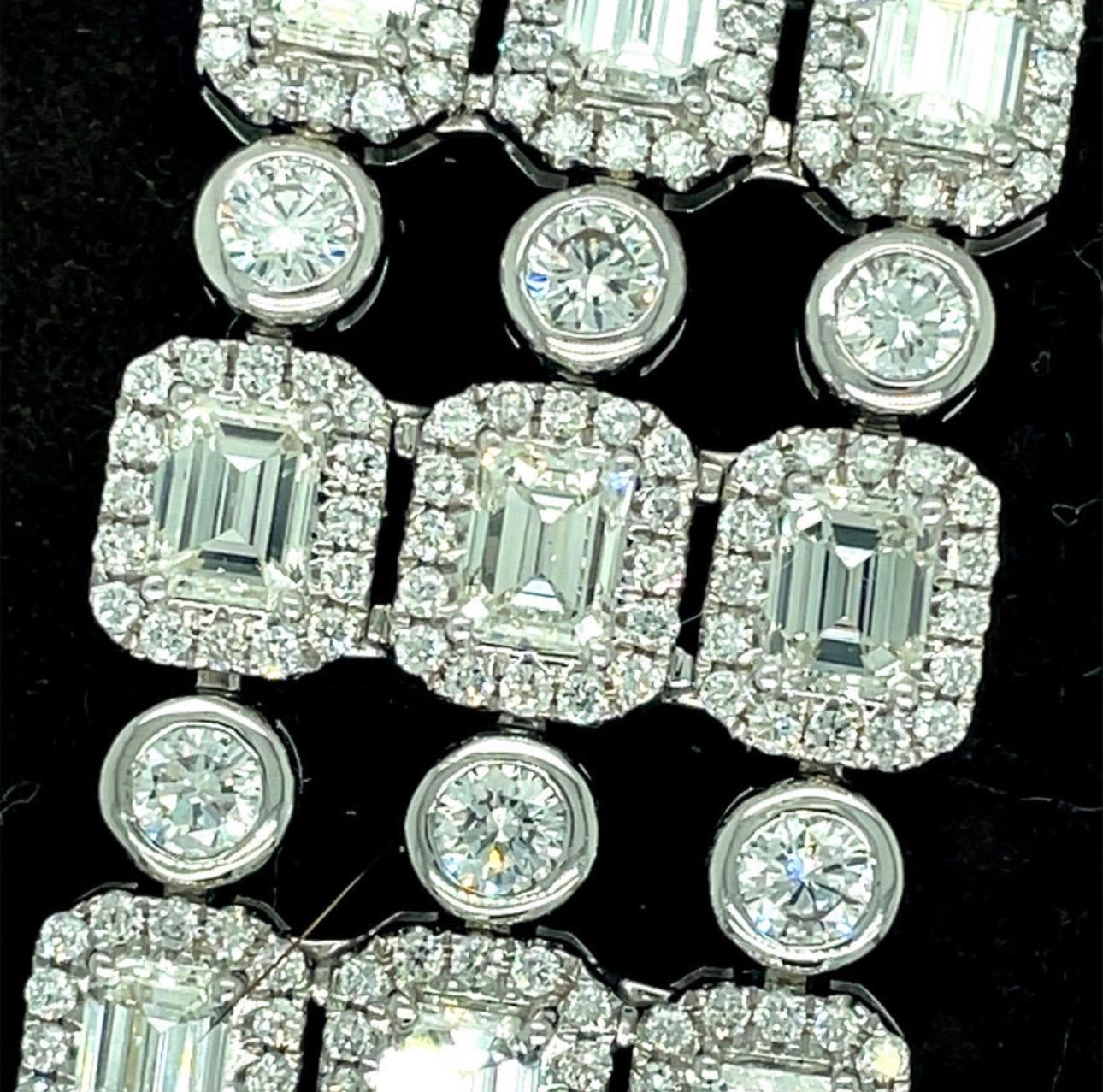 The Row 22.80 Carat One of a Kind Diamond Bracelet à trois rangs en vente 3