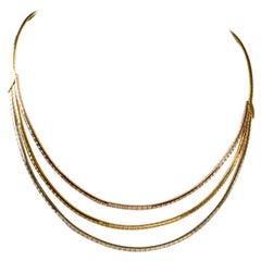 Collier à trois rangées en or 750 entièrement ciselé d'or jaune, blanc et rose