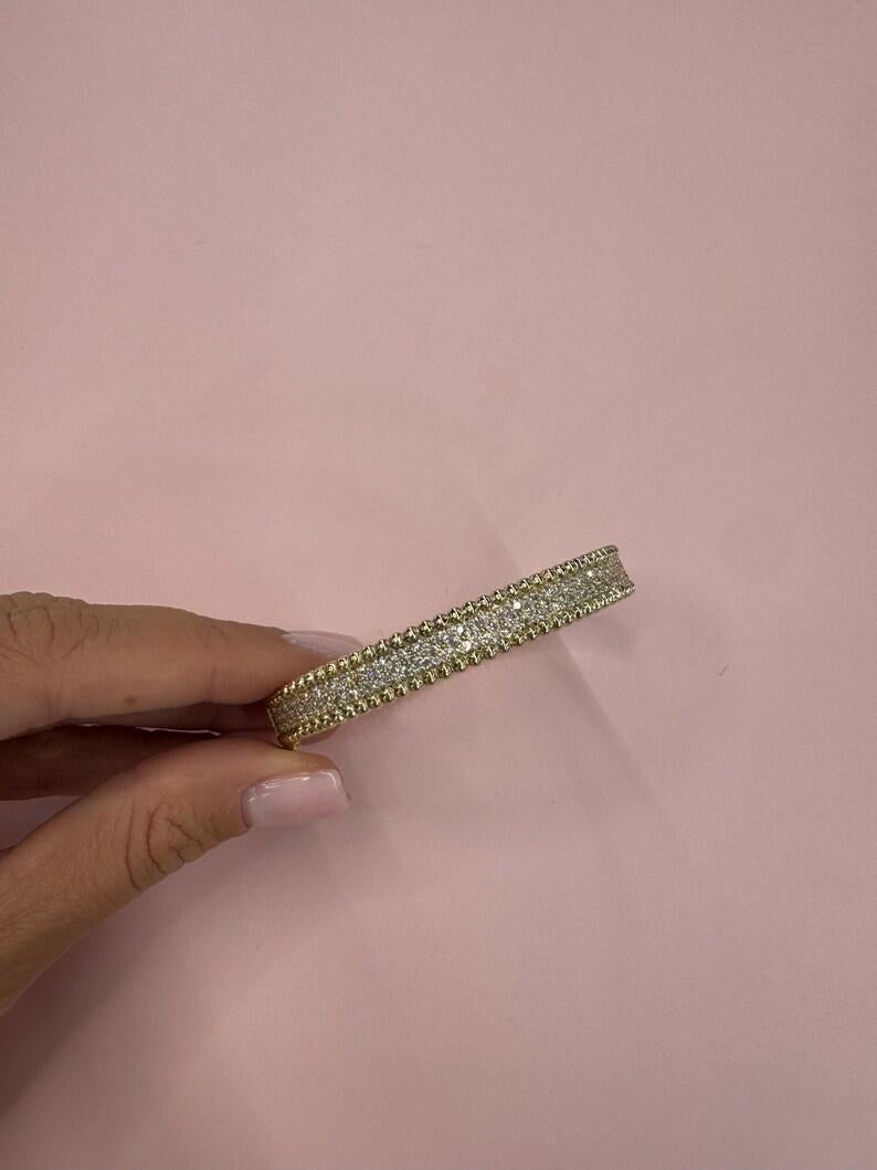 Bracelet jonc perlé à trois rangées de diamants 1,92 carats or jaune 14 carats 28 grammes en vente 4