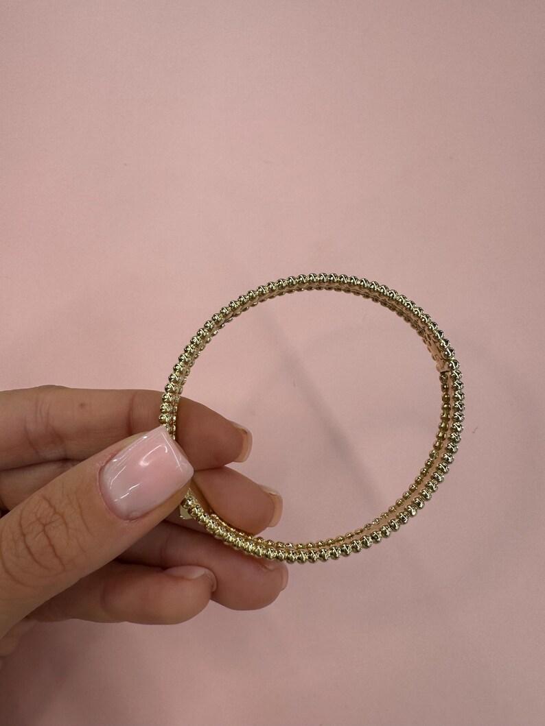 Bracelet jonc perlé à trois rangées de diamants 1,92 carats or jaune 14 carats 28 grammes en vente 5