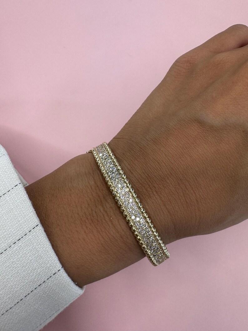 Bracelet jonc perlé à trois rangées de diamants 1,92 carats or jaune 14 carats 28 grammes Pour femmes en vente