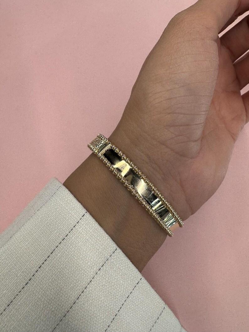 Bracelet jonc perlé à trois rangées de diamants 1,92 carats or jaune 14 carats 28 grammes en vente 1