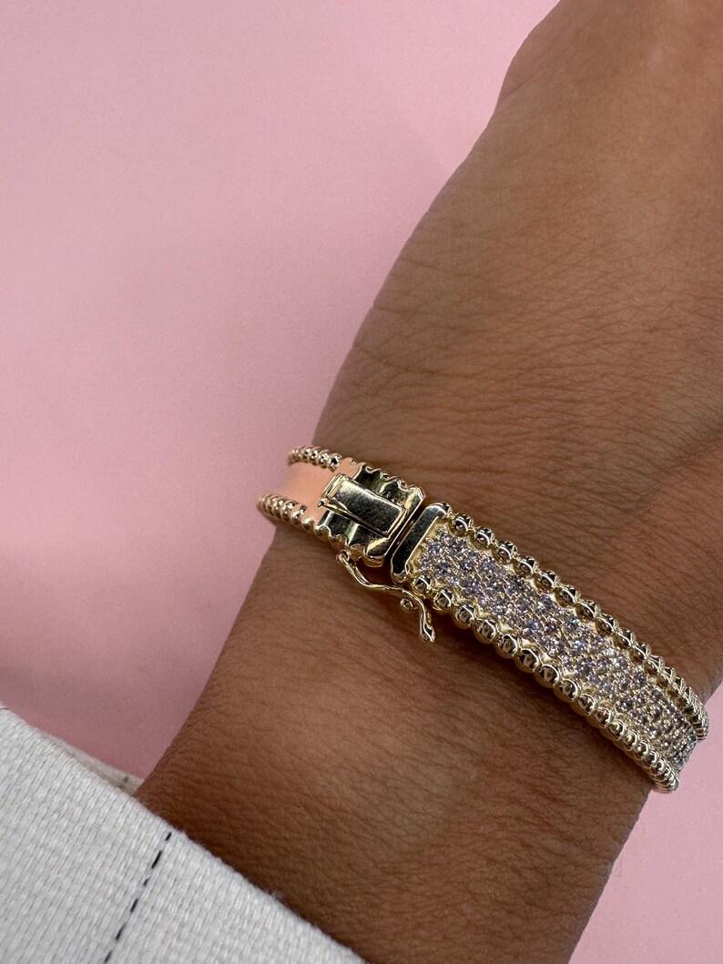 Bracelet jonc perlé à trois rangées de diamants 1,92 carats or jaune 14 carats 28 grammes en vente 2