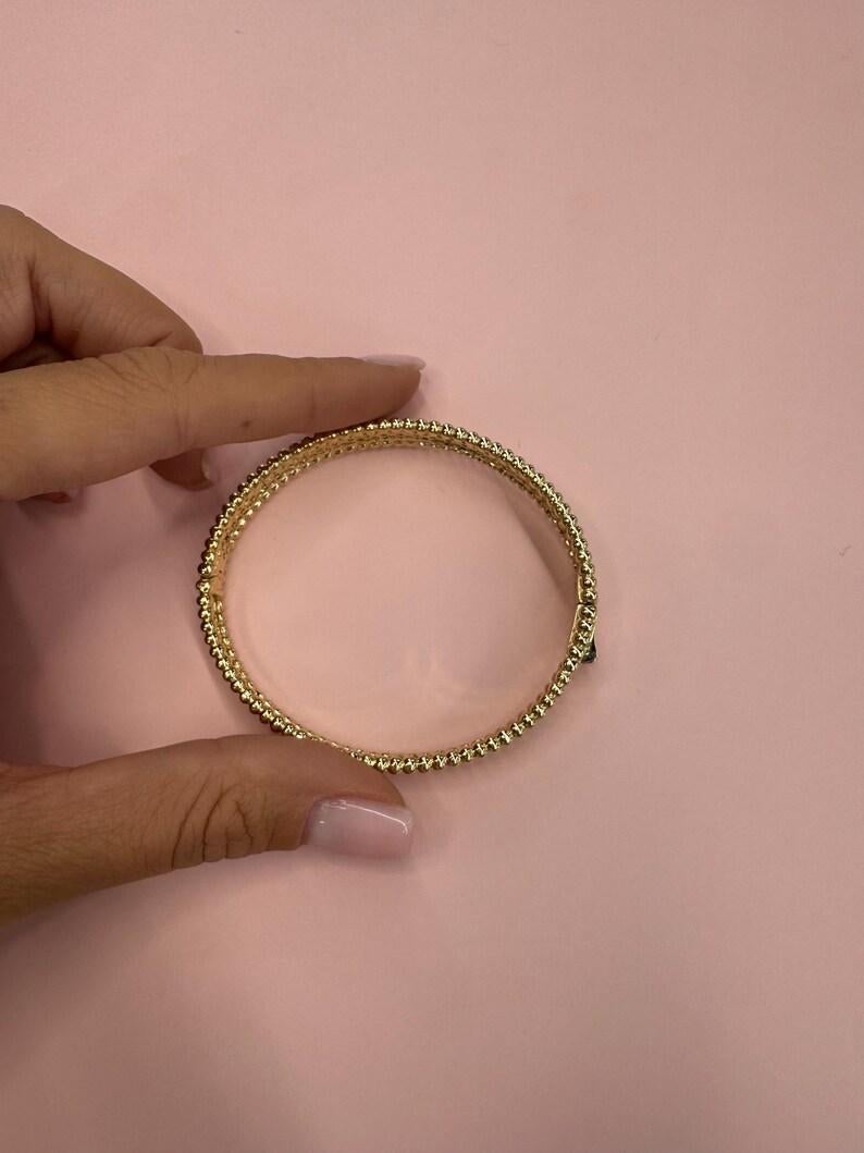 Bracelet jonc perlé à trois rangées de diamants 1,92 carats or jaune 14 carats 28 grammes en vente 3