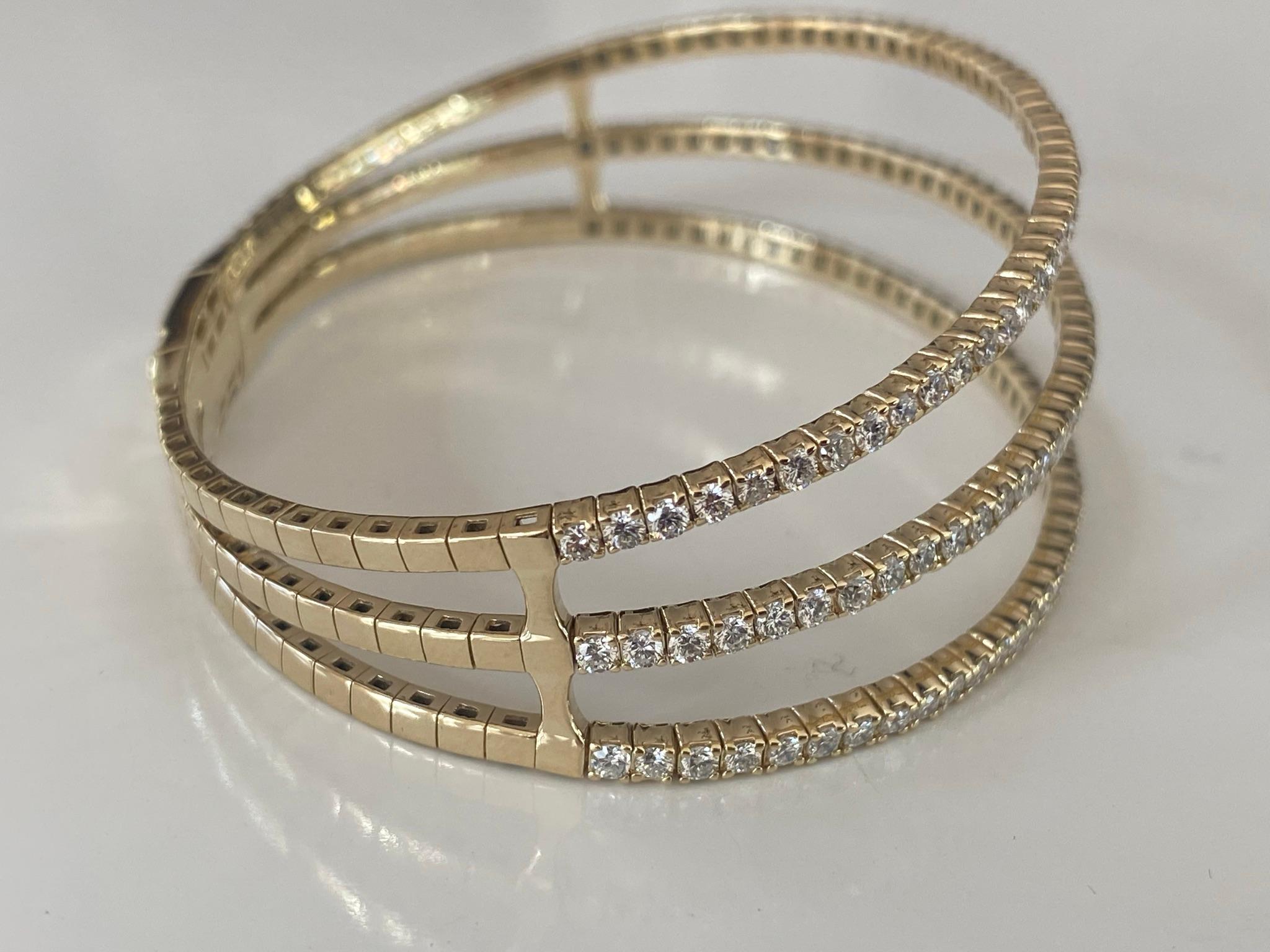 Contemporain Bracelet souple  trois ranges de diamants en vente