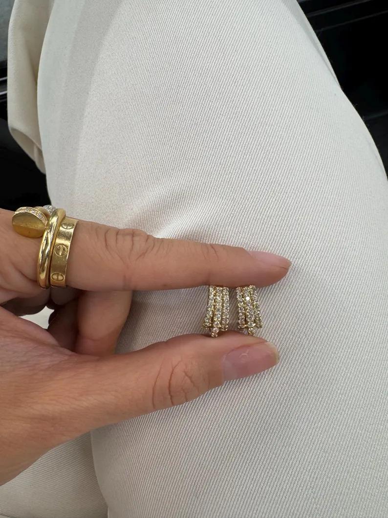 Contemporain Créoles à trois rangées de diamants 0,62 carat or jaune 14 carats 3,57 grammes en vente