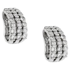 Boucles d'oreilles créoles à trois rangées de diamants par Gemveto pour Pampillonia