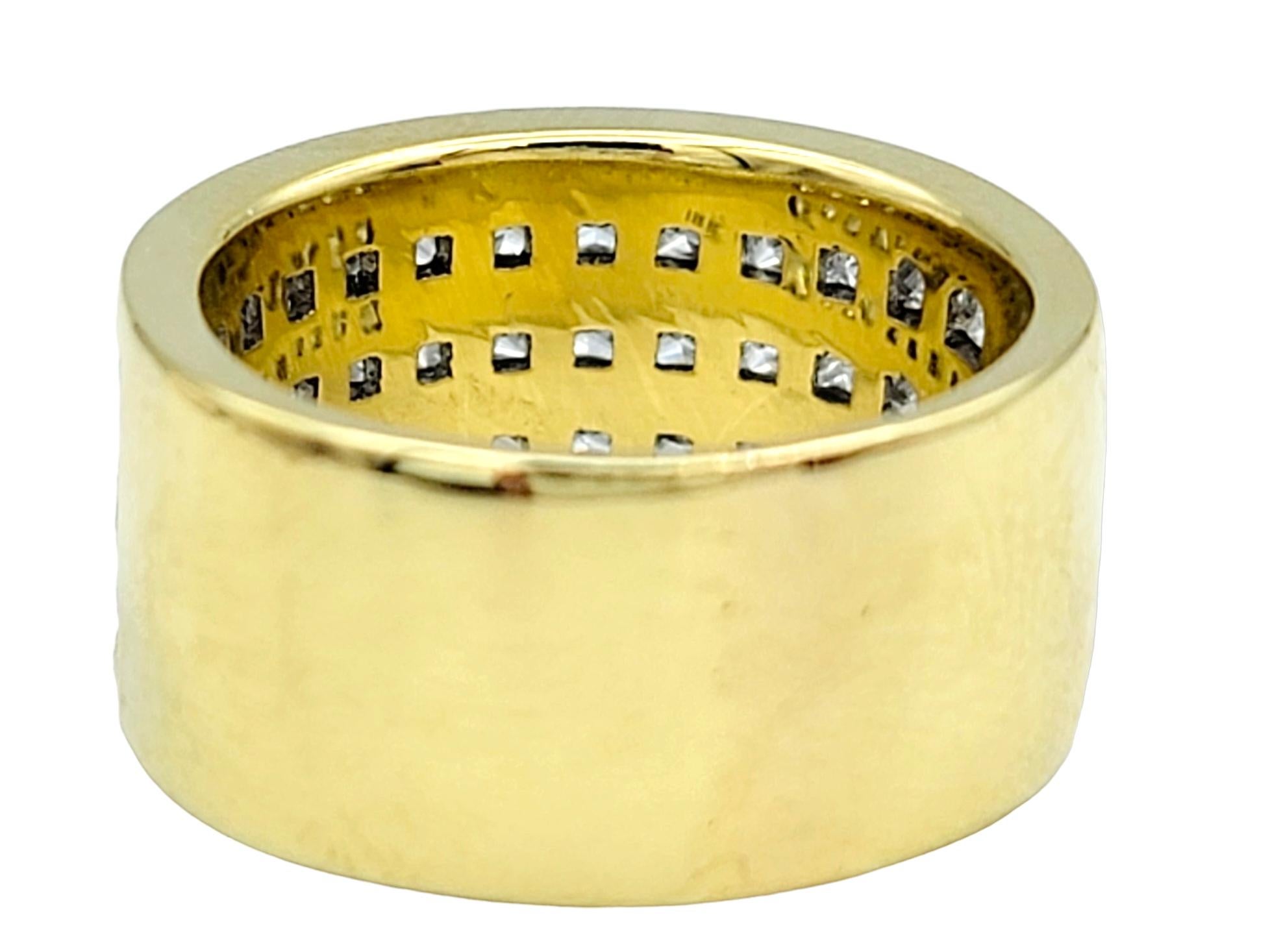 Dreireihiger unsichtbar gefasster Diamantring mit Prinzessinnenschliff aus 18 Karat Gold, E-F/VS für Damen oder Herren im Angebot