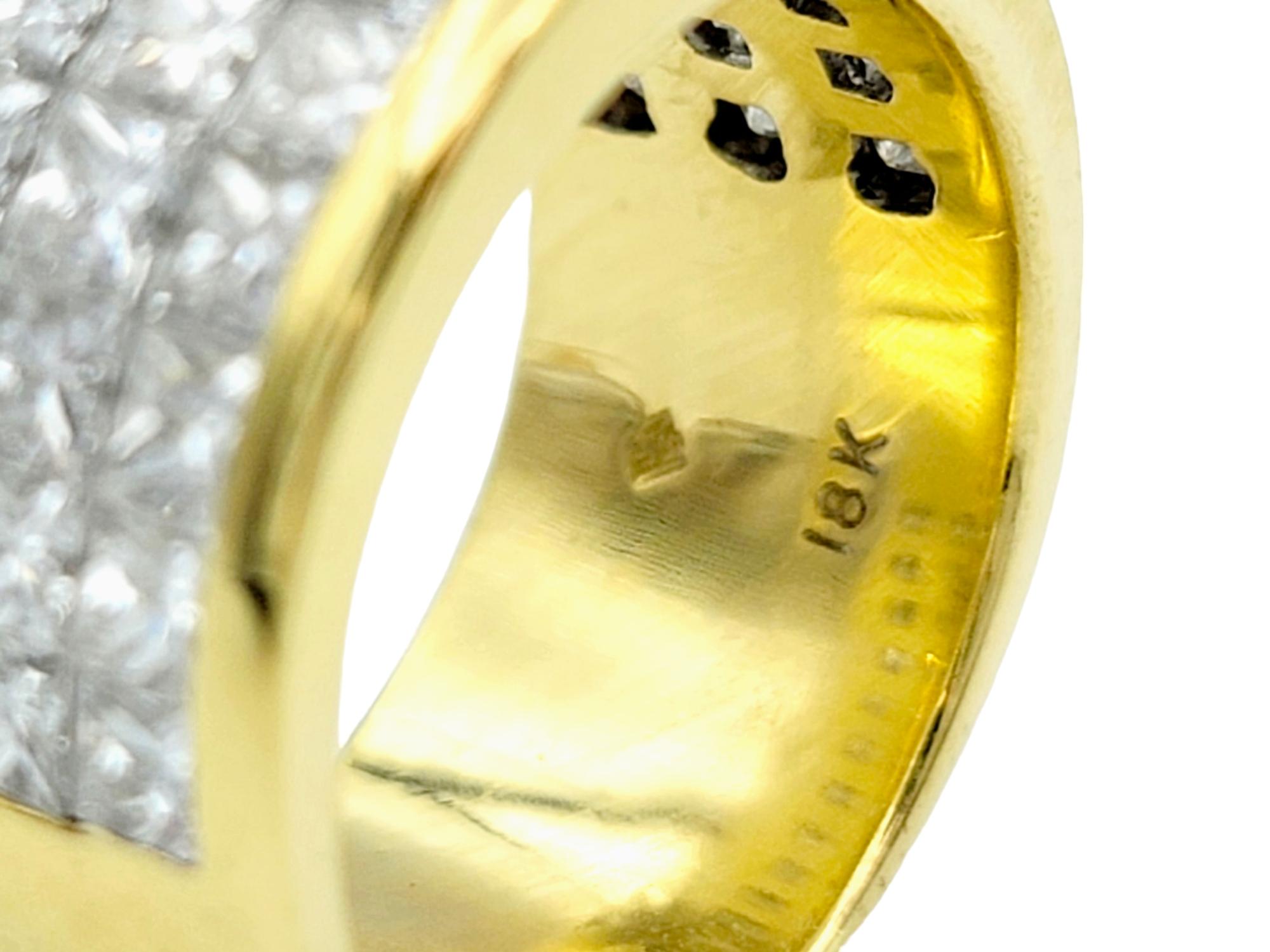 Dreireihiger unsichtbar gefasster Diamantring mit Prinzessinnenschliff aus 18 Karat Gold, E-F/VS im Angebot 1