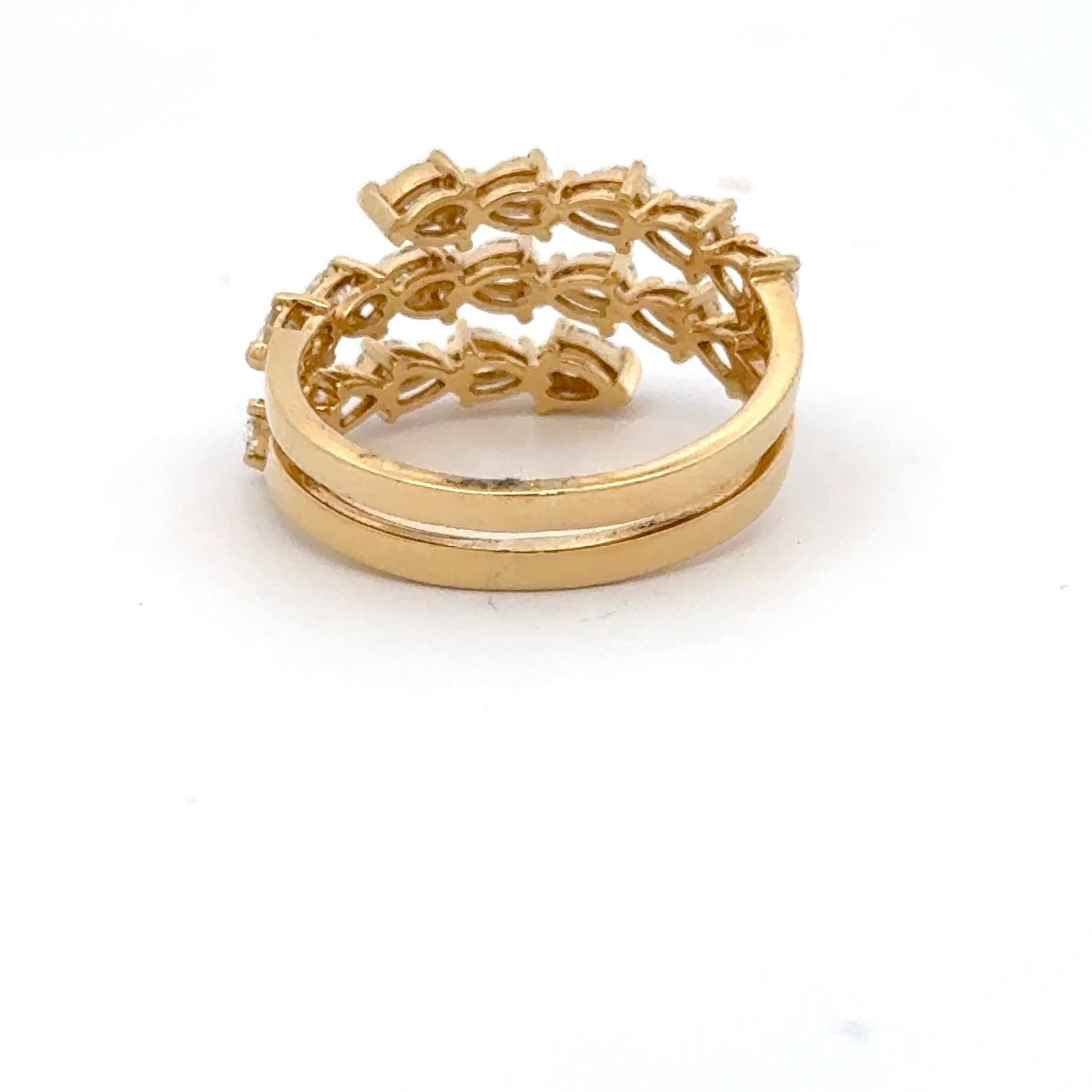 Three Row Pear Shape Diamond Band Ring 1.36 Carats 18 Karat Yellow Gold F-G VS1 In New Condition For Sale In New York, NY