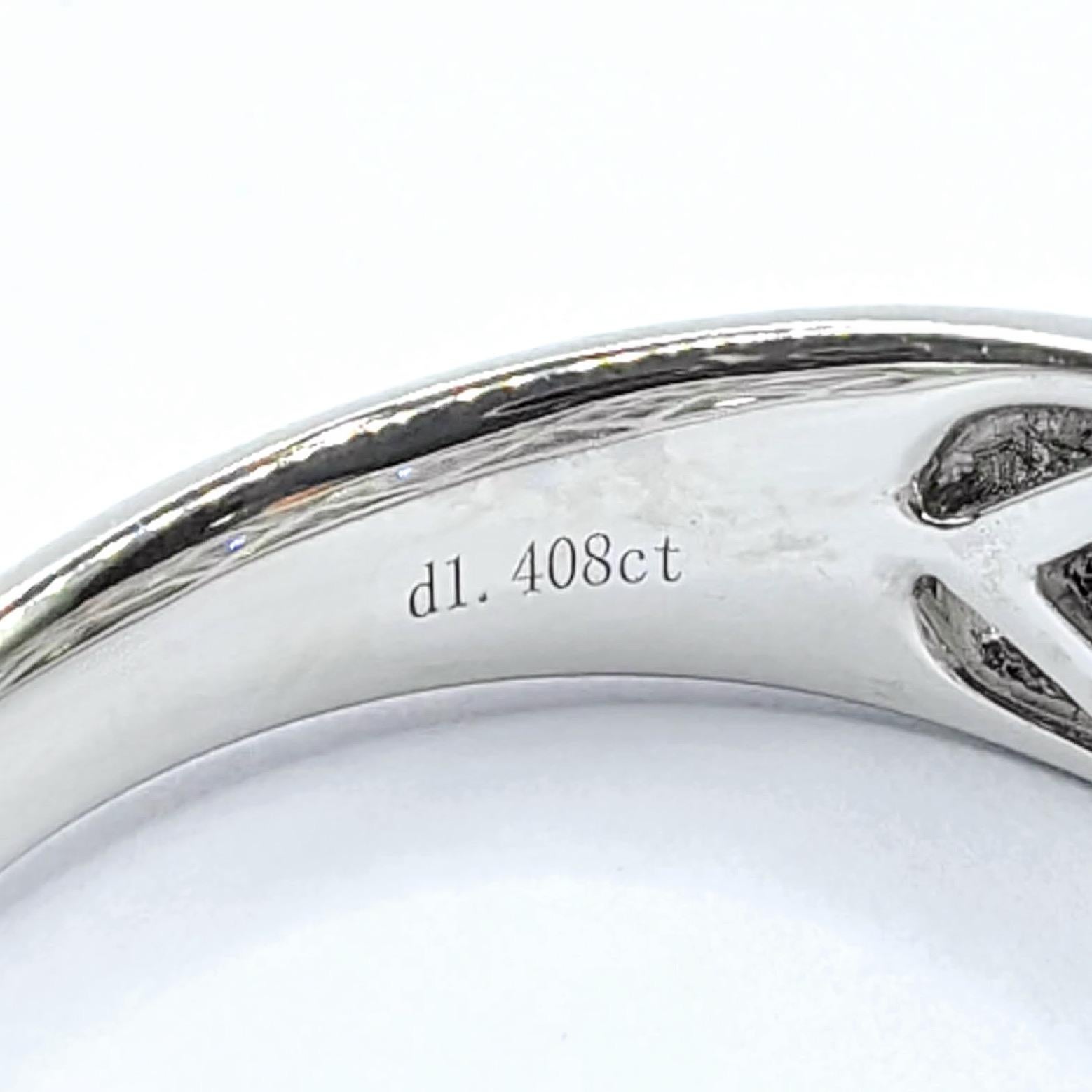 En vente :  Demi-bague en or blanc 18 carats avec pavé de diamants ronds et brillants sur trois rangs 6