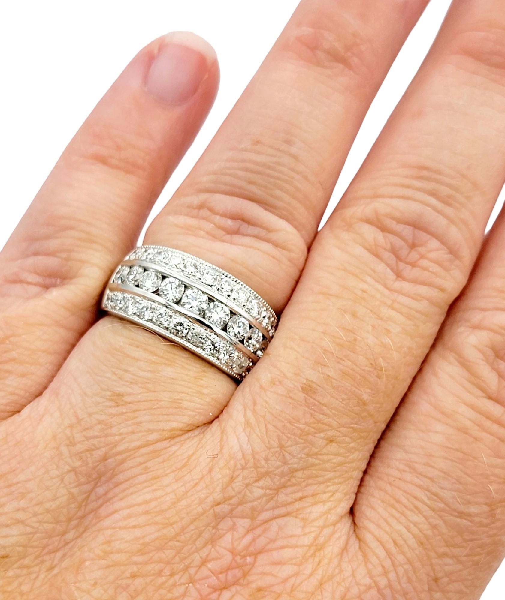 Dreireihiger runder Brillant-Diamant-Halb-Eternity-Ring mit Maserung 14 Karat Gold im Angebot 2