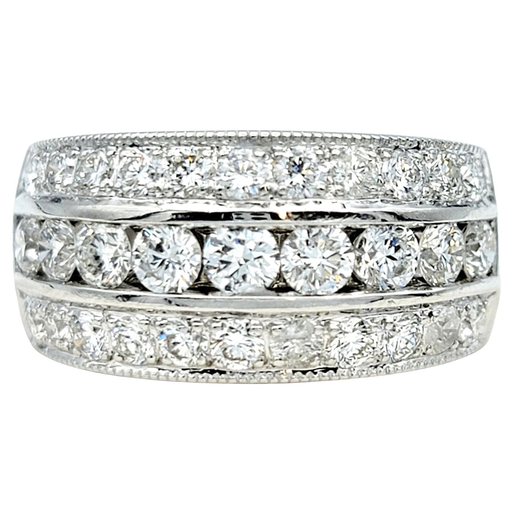 Dreireihiger runder Brillant-Diamant-Halb-Eternity-Ring mit Maserung 14 Karat Gold im Angebot