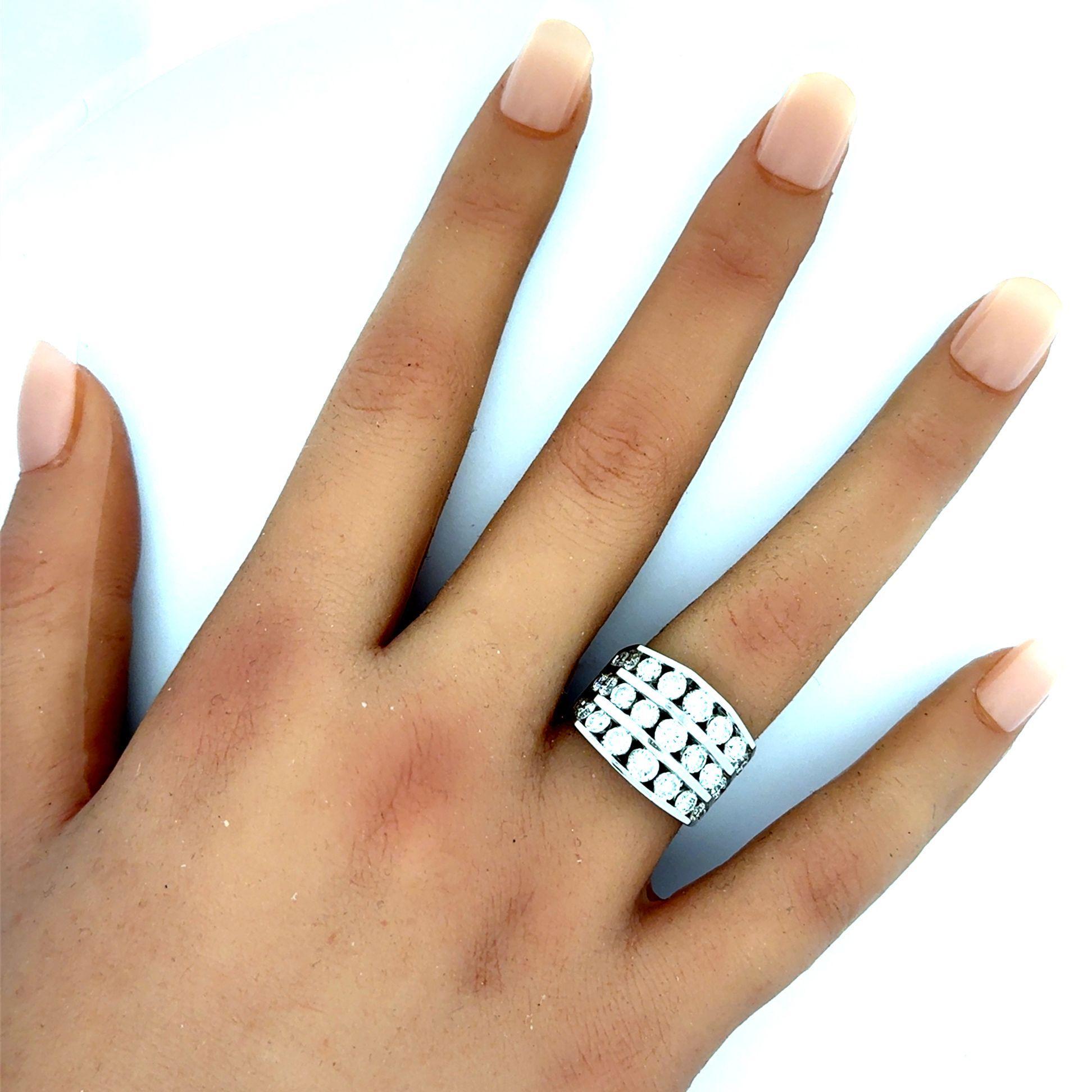 Round Cut Three Rows Diamond 14k Gold Band Ring For Sale