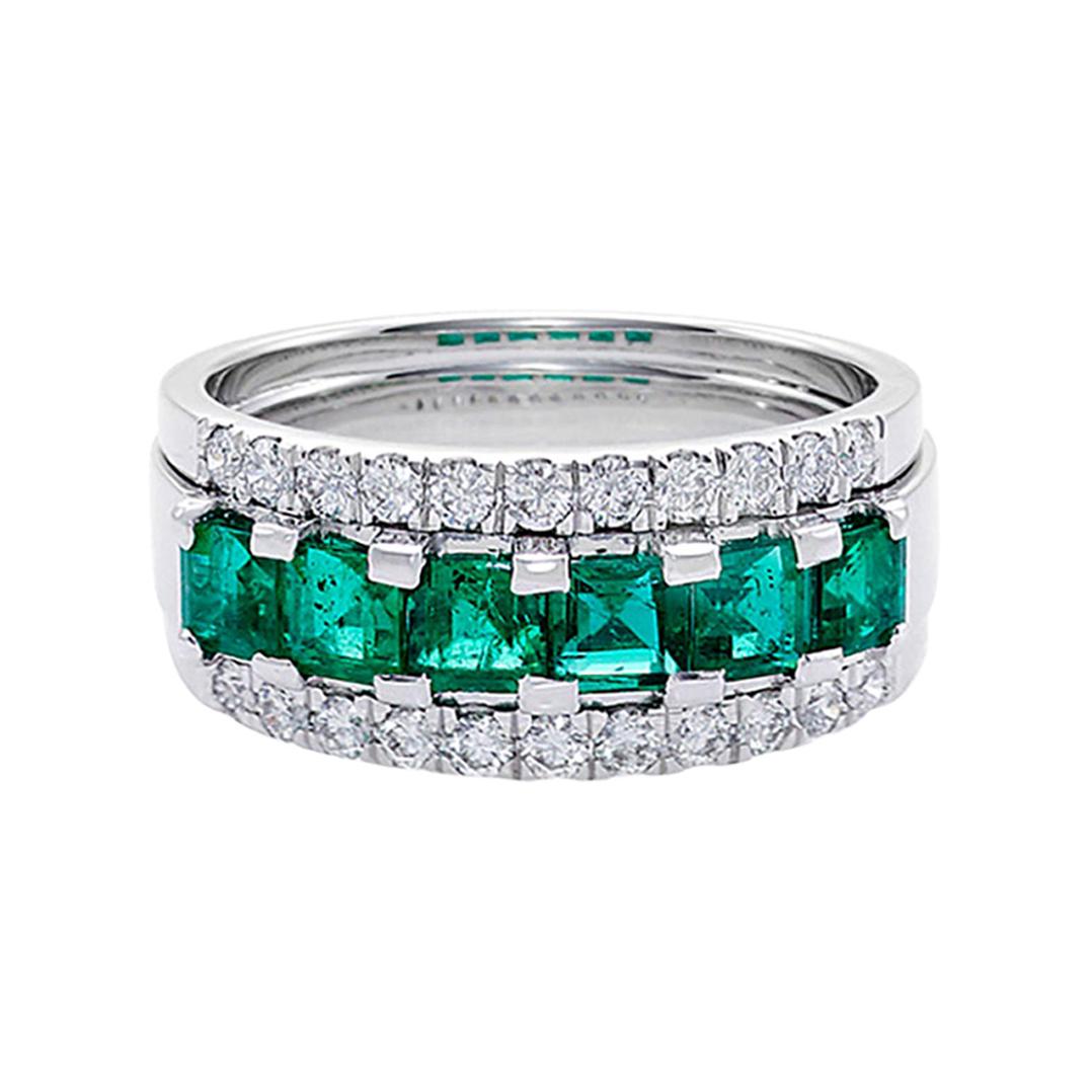 Dreireihiger Ehering mit Smaragd im Quadratschliff und Diamanten im runden Brillantschliff