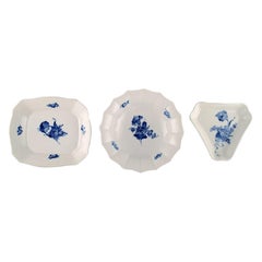 Tre ciotole/piatti floreali blu di Royal Copenhagen, anni '60