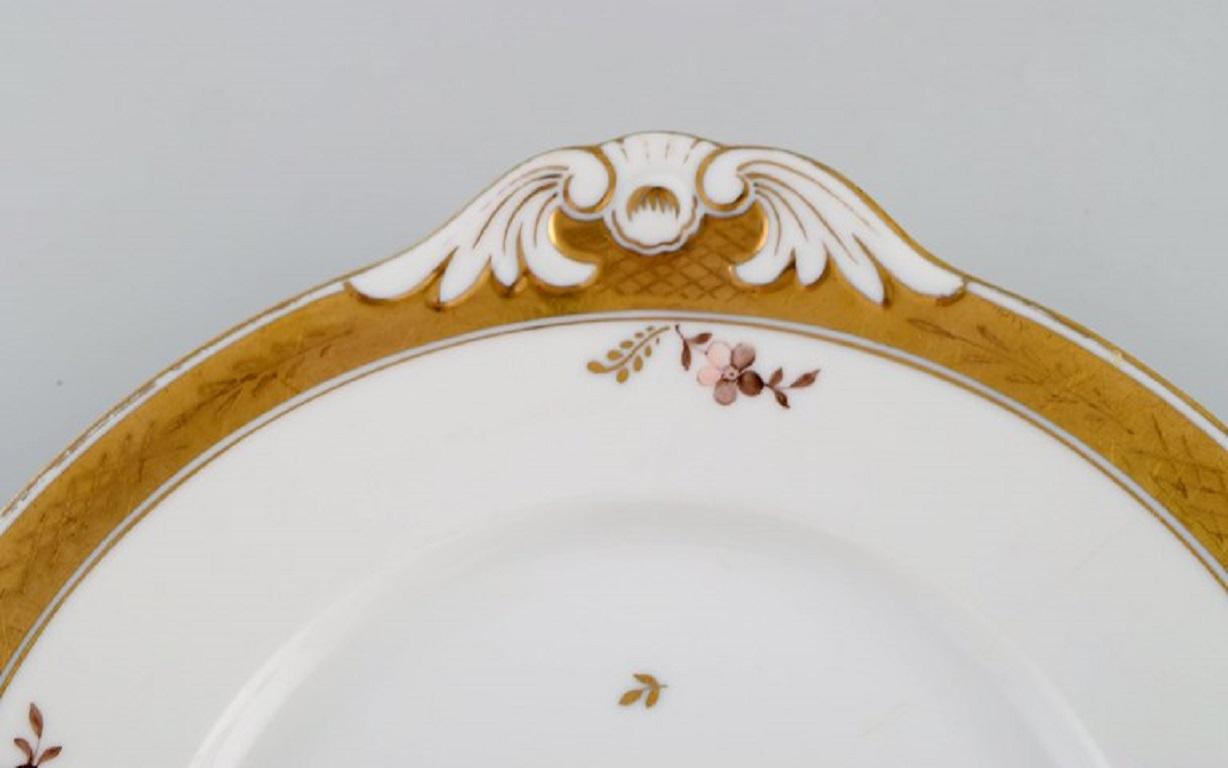 Drei königliche Kopenhagener Goldene Körbe aus Porzellan mit Blumen (Dänisch) im Angebot