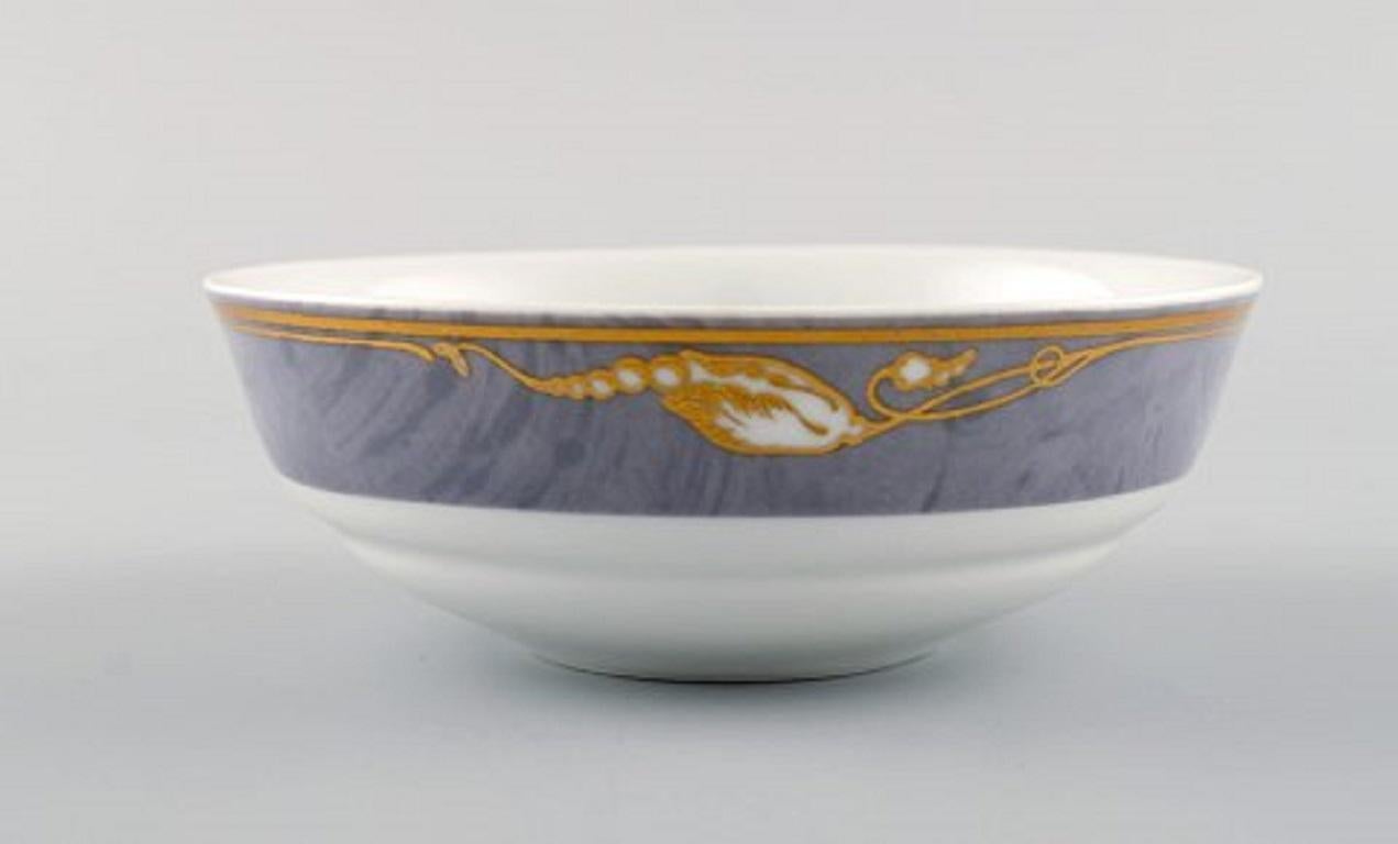 Three Royal Copenhagen gray Magnolia bowls in porcelain, late 20th century.
Measures: 12 x 4.5 cm.
In very good condition.
Stamped.
1st factory quality.