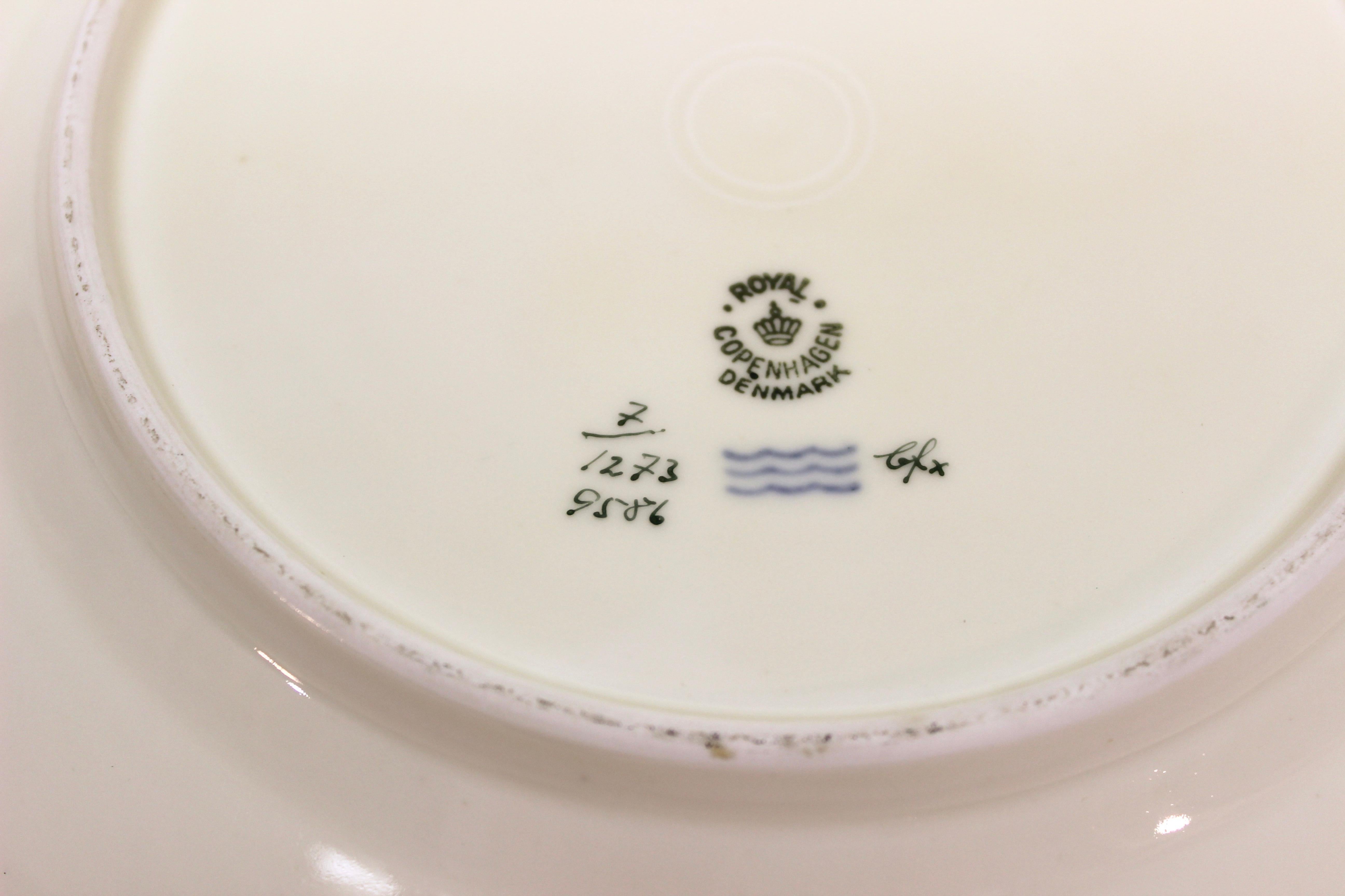 Porcelaine Trois assiettes à silhouette « Fairy Tale » de Hans Christian Andersen pour Royal Copenhagen en vente
