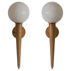 Tre applique scandinave in pino con vetro opalino, Danimarca, anni '60