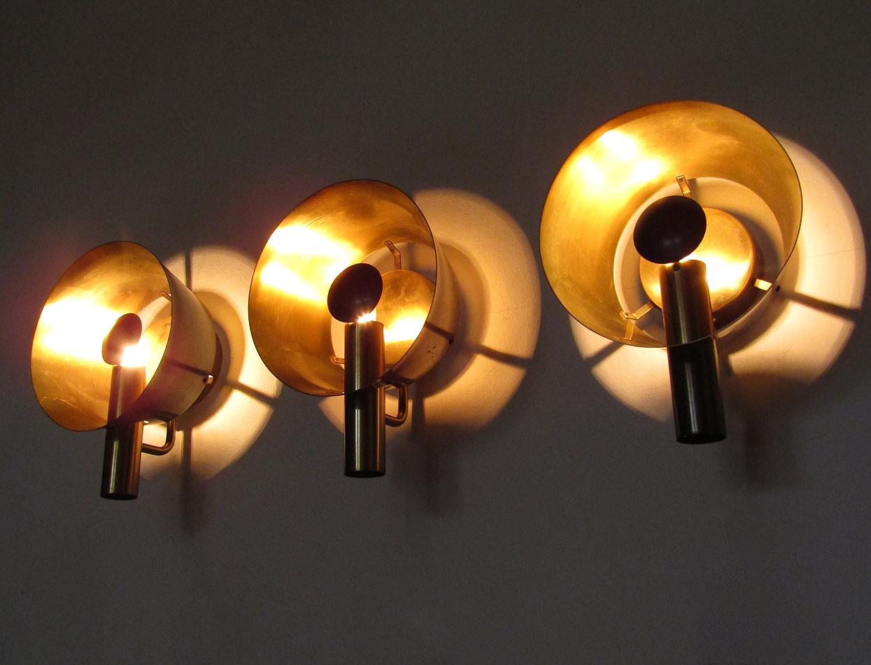 20th Century Three Sculptural Danish Wall Lights in Brass and Racing Green by Lyfa For Sale
