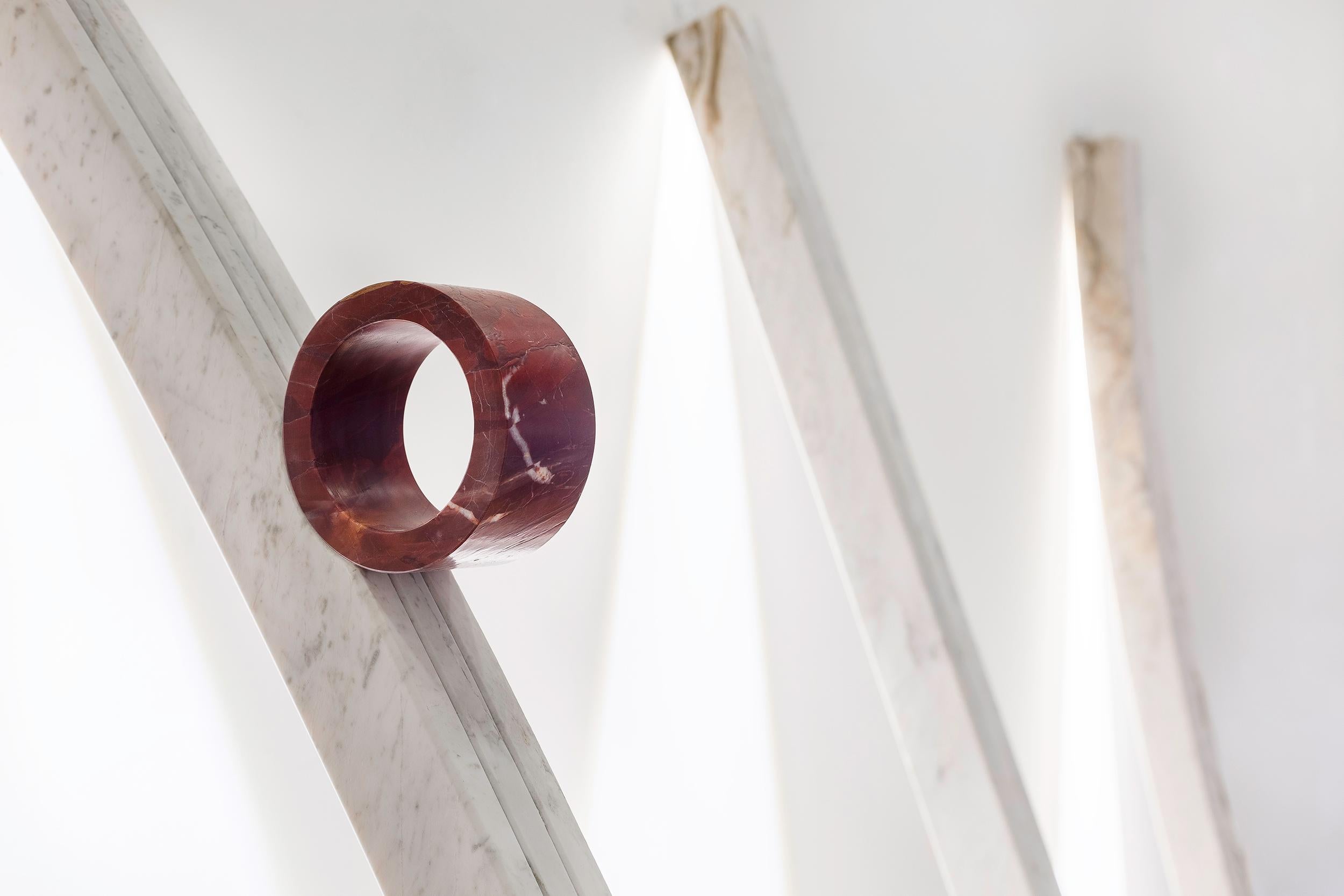 Drei skulpturale Marmor-Stehlampen „Equilibrio“, signiert Giorgio Bonaguro (21. Jahrhundert und zeitgenössisch) im Angebot