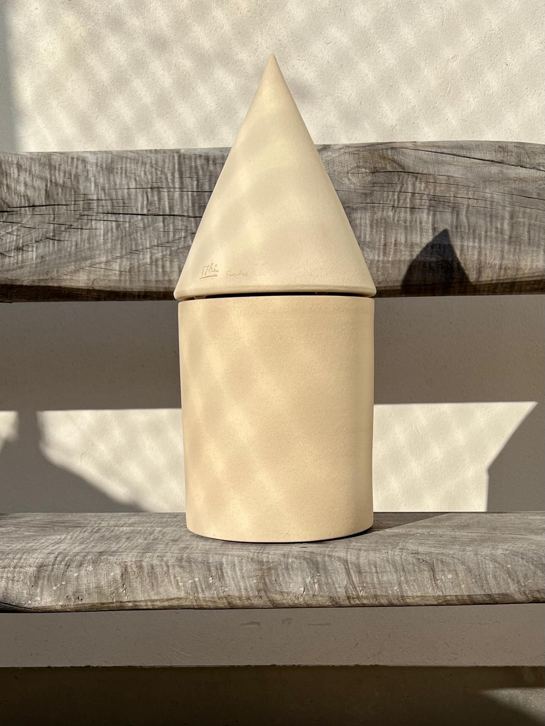 Tre oggetti scultorei 'Cubismo', Man Ray, ceramica grezza bianca in vendita 3