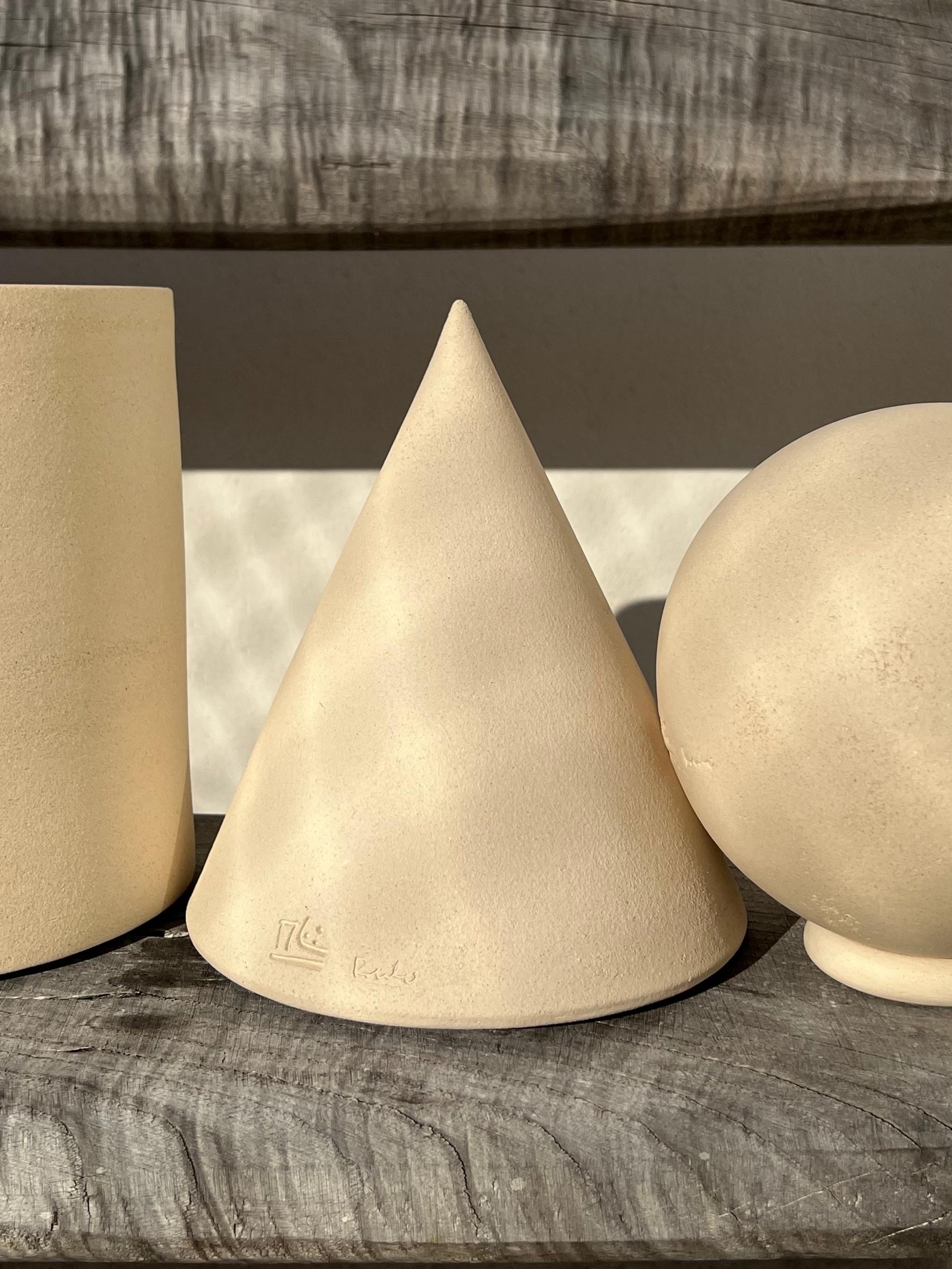 Ceramica Tre oggetti scultorei 'Cubismo', Man Ray, ceramica grezza bianca in vendita