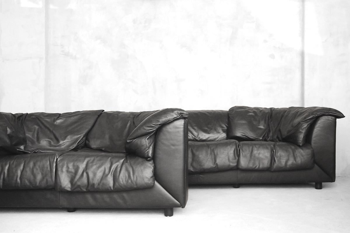Minimalist Three-Seat Black Leather Swiss Sofa by De Sede, 1980s